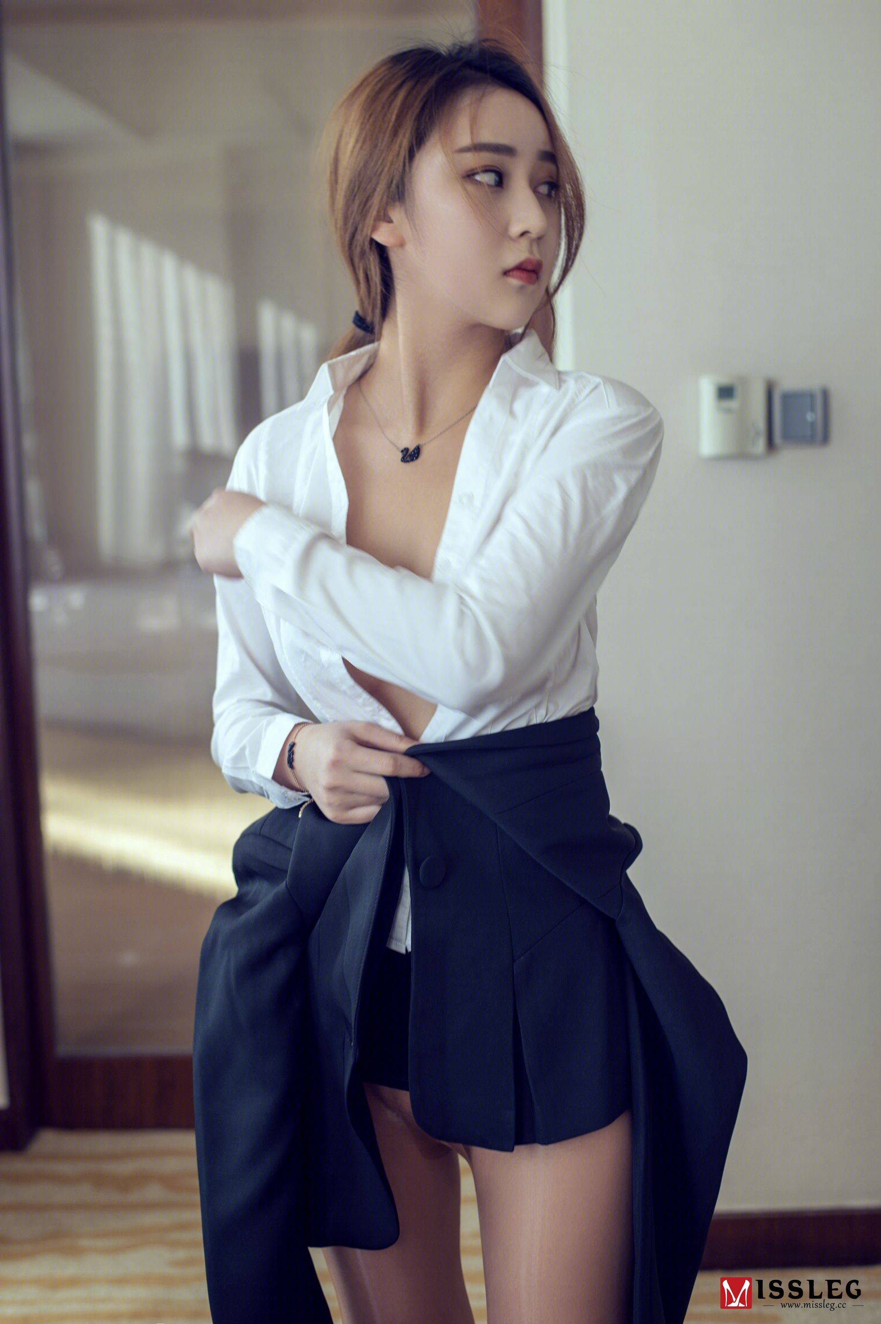 [蜜丝MISSLEG] N003 乔依琳 《白昼》Xiuren秀人网高清美女套图写真下载-看套图看套图