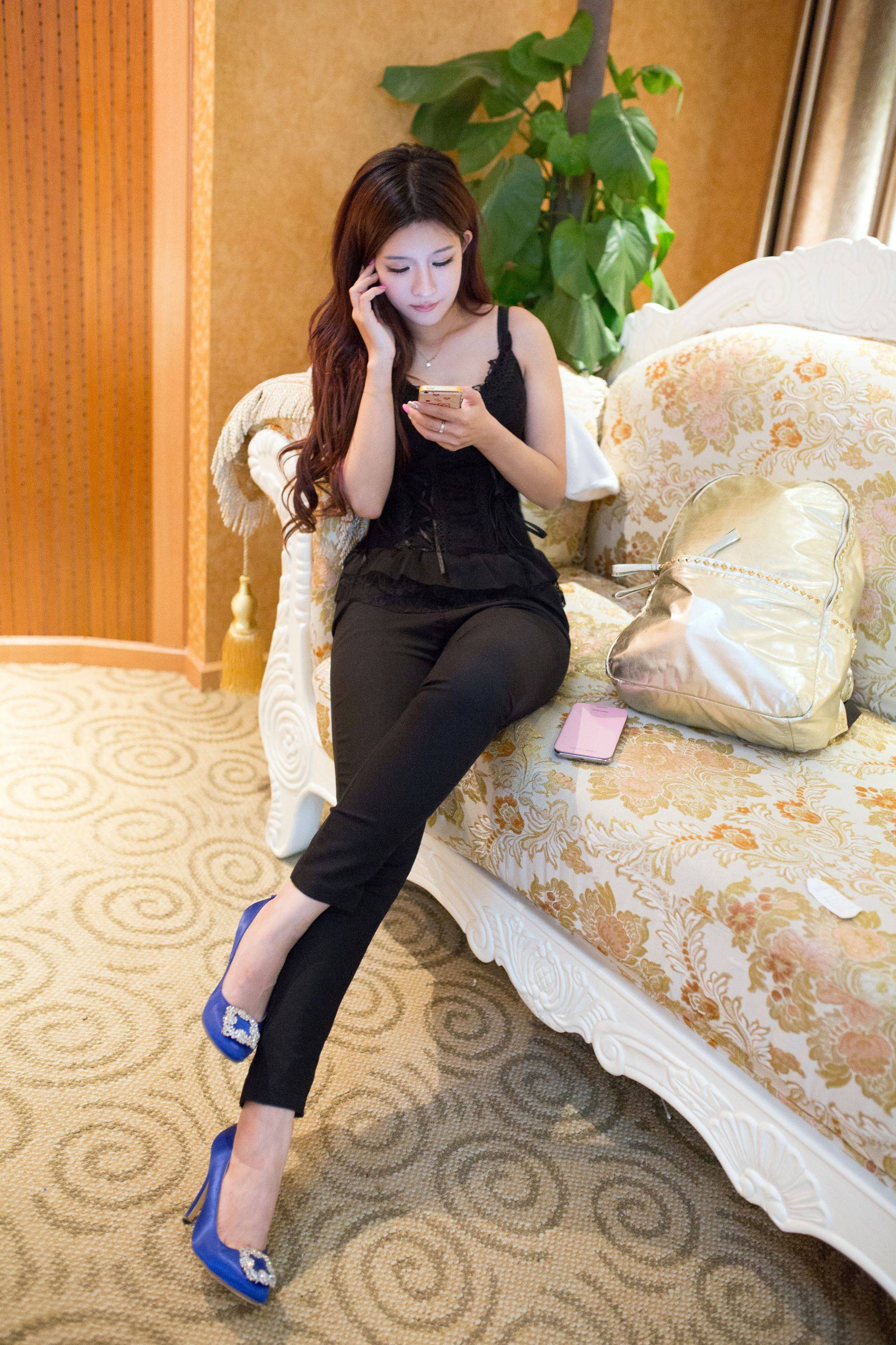 纯小希《精致窈窕，灵秀可人》 [推女郎TuiGirl] No.016Xiuren秀人写真高清美女套图写真下载-看套图看套图
