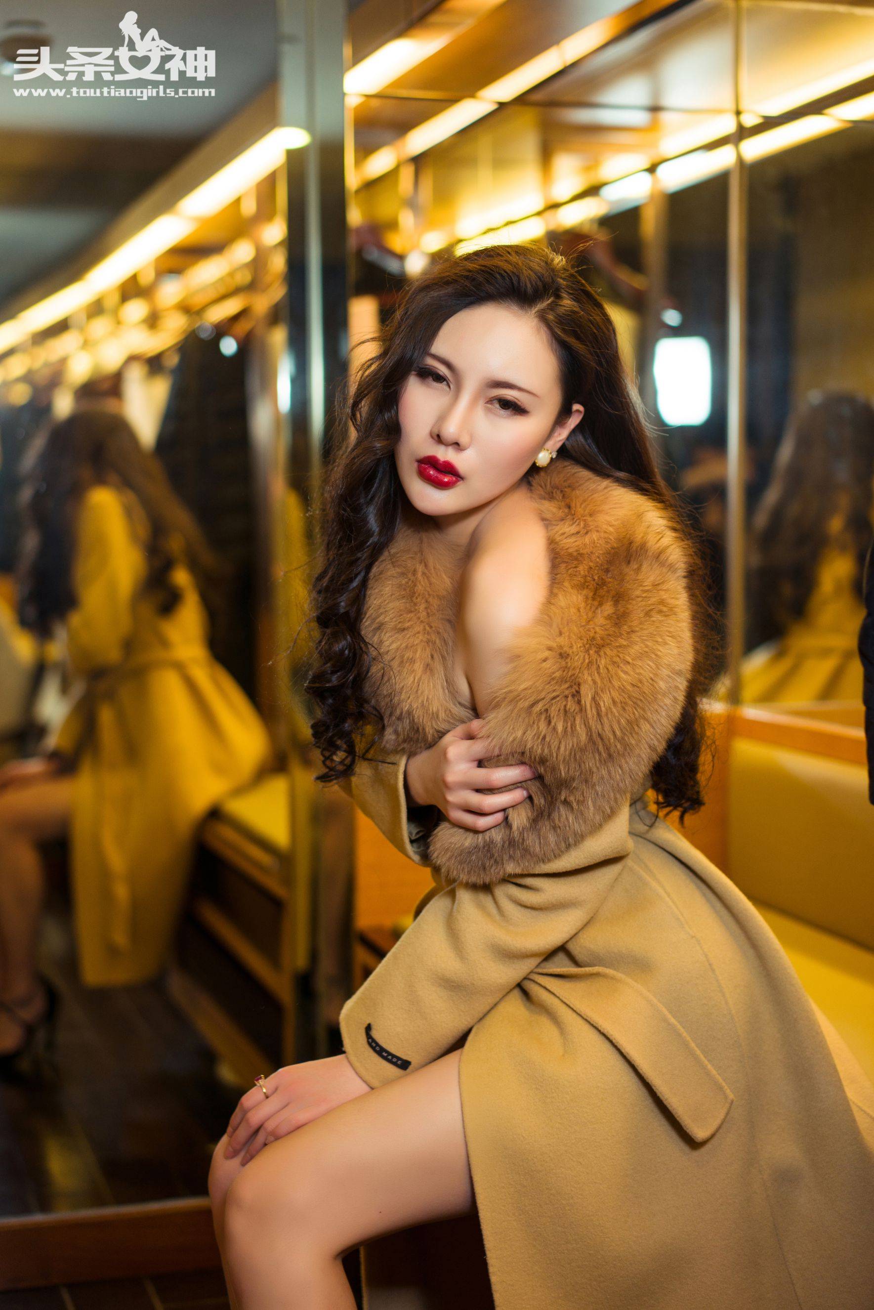 米娅《妖冶美艳OL》 [头条女神]Xiuren秀人写真高清美女套图写真下载-看套图看套图