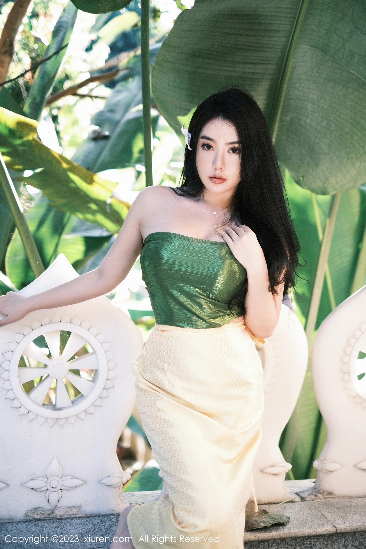 XiuRen第6648期_女神Manuela玛鲁娜户外抹胸服+室内紧身衣秀丰满身材诱惑写真64P-最新发布论坛-免费套图-看套图