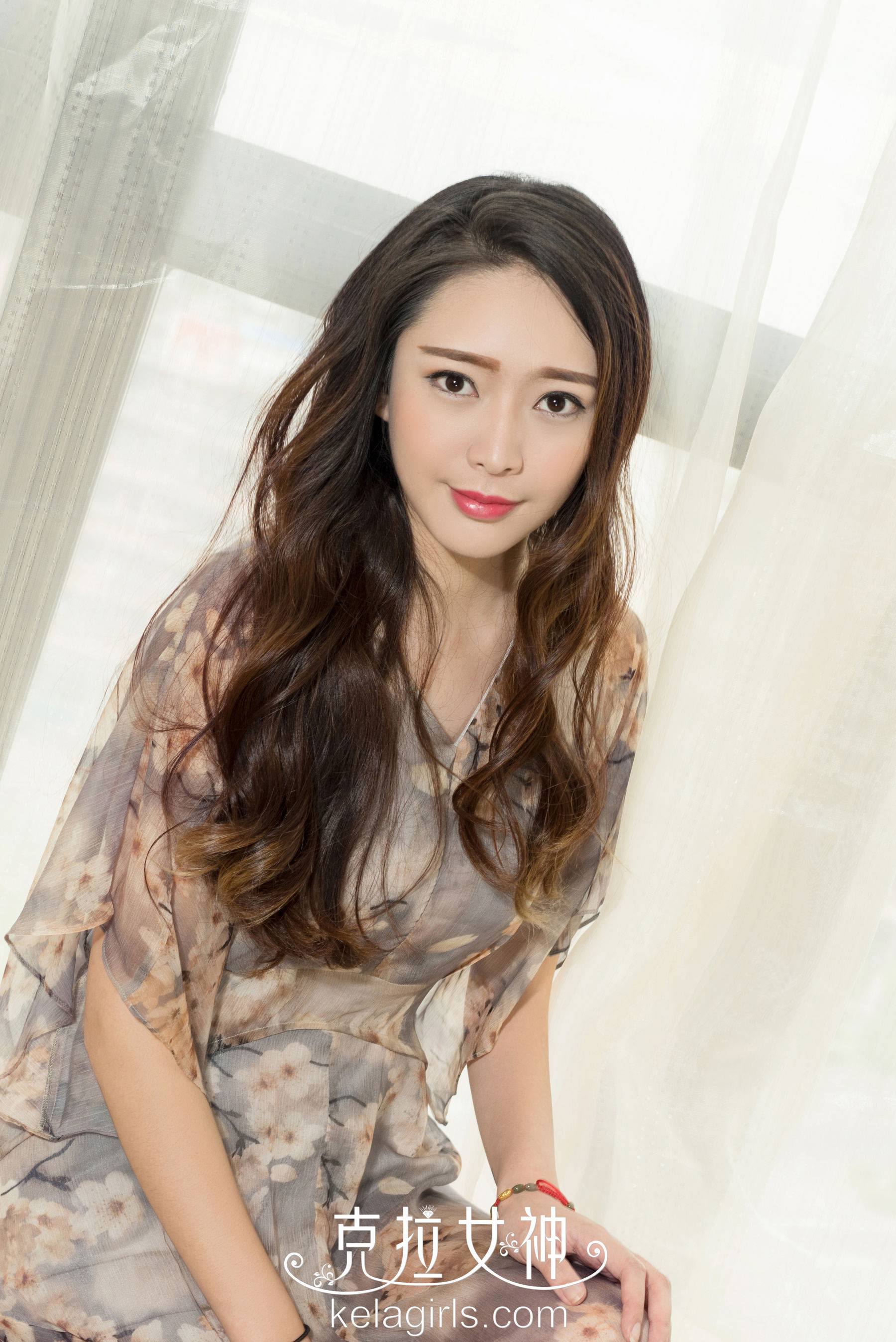 珊珊《性感的斑马》 [克拉女神]Xiuren秀人写真高清美女套图写真下载-看套图看套图