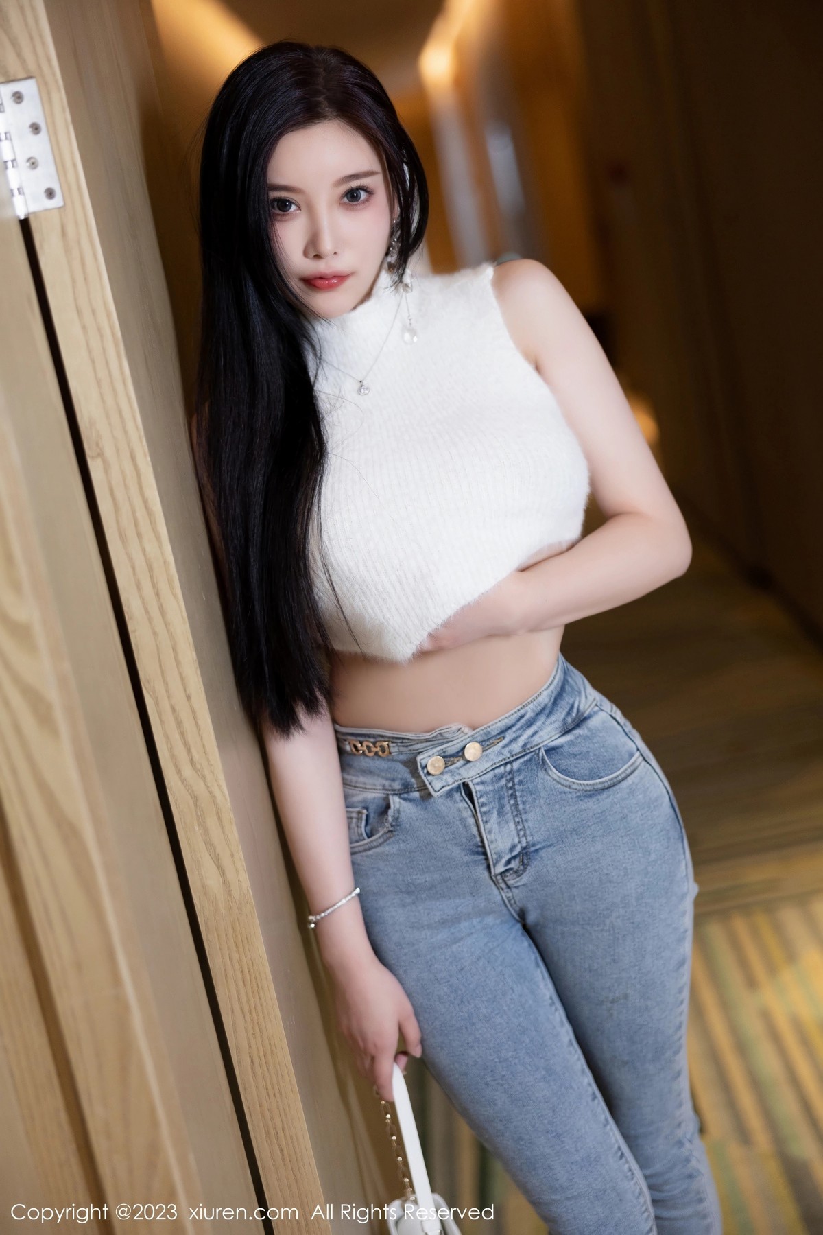 图片[5]-XiuRen第6377期_女神杨晨晨Yome白色短款上衣配牛仔裤秀丰腴身材完美诱惑写真80P-推荐论坛-免费套图-看套图