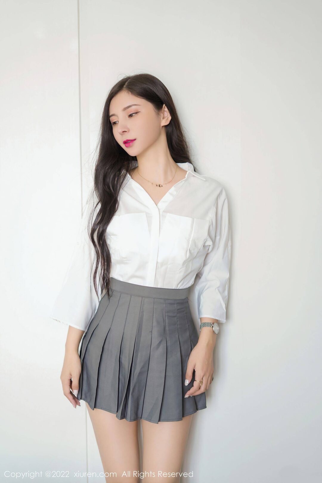 [XiuRen秀人网] No.4918 小蛮妖Yummy 美臀短裙-看套图