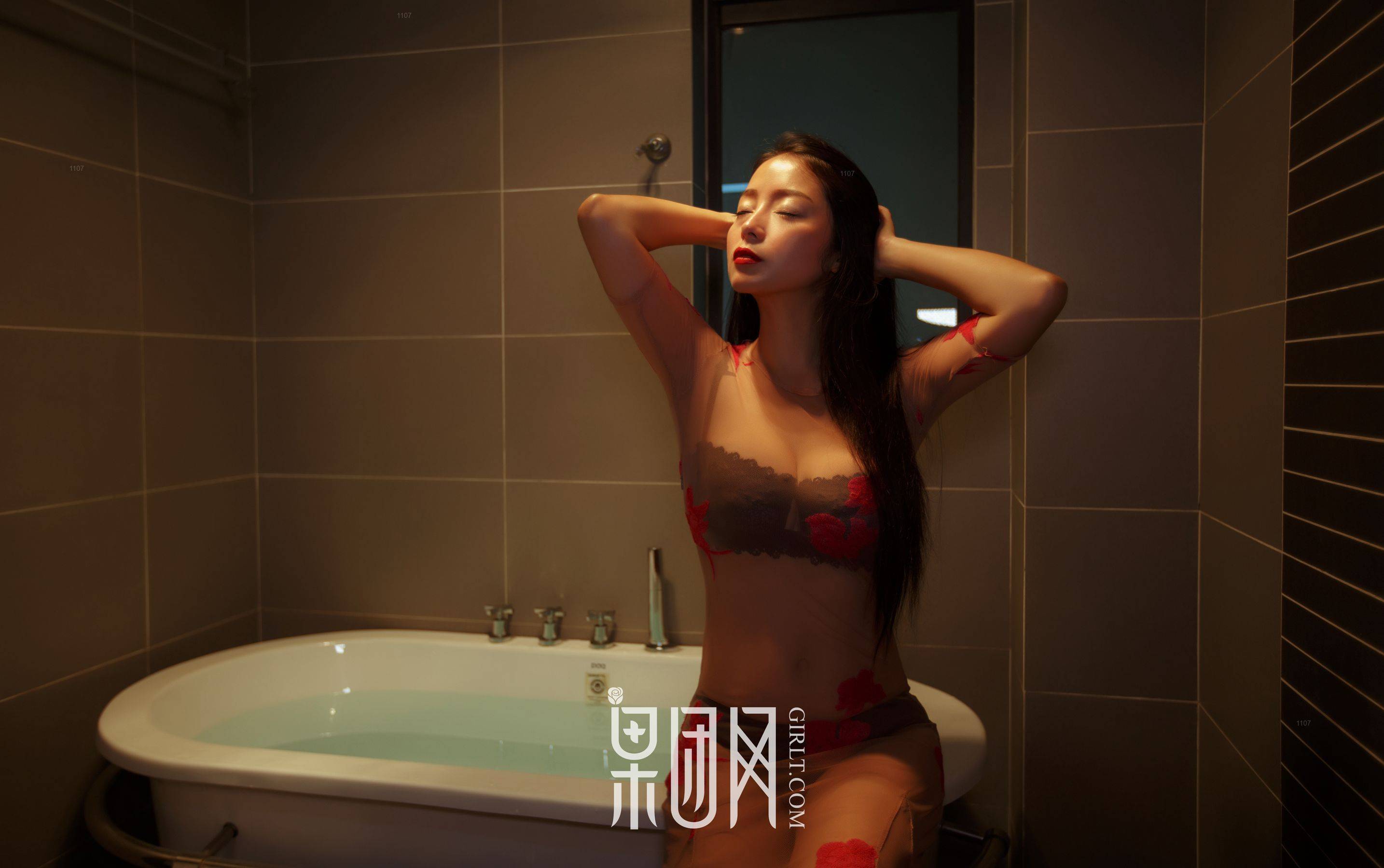 凤萧兮红霓裳，拥雪成峰兮玉无瑕 [果团网Girlt] NO.074Xiuren秀人写真高清美女套图写真下载-看套图看套图