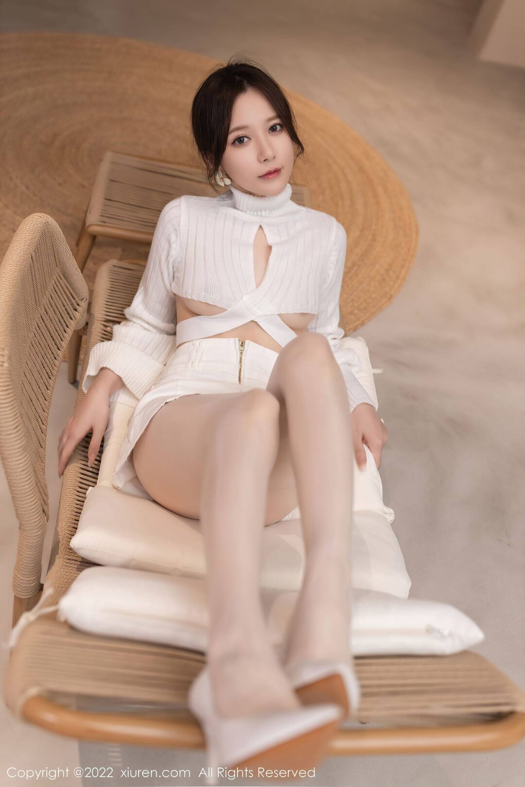 [XiuRen秀人网] No.5503 鱼子酱Fish 丝袜美臀-看套图