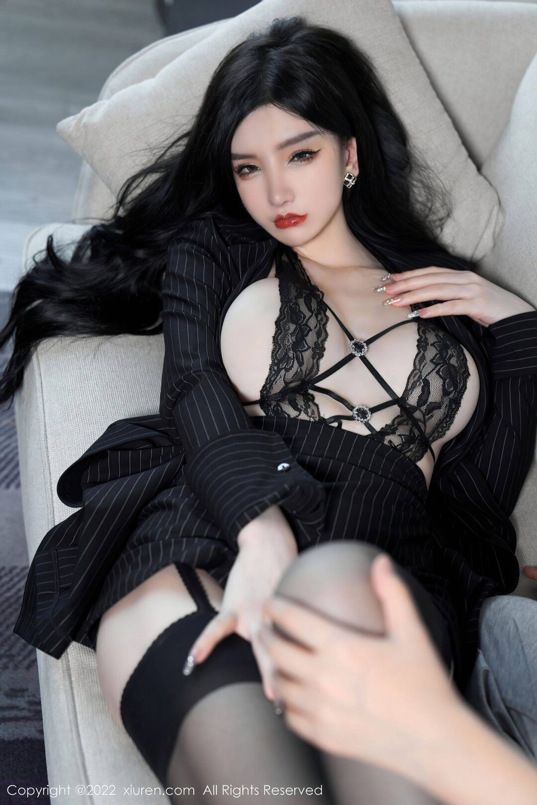 [XiuRen秀人网] No.5133 周于希Sally 黑丝美腿-看套图