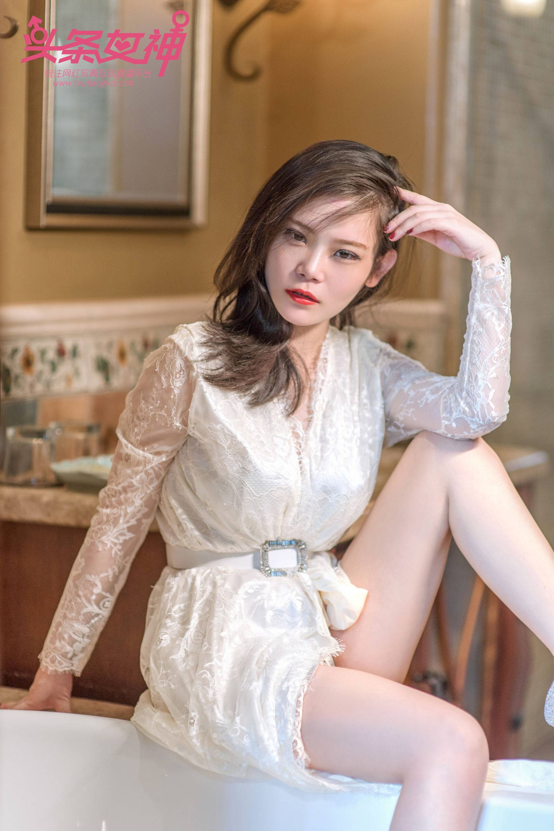 小美《浴室透明欲娘》 [头条女神Toutiaogirls]Xiuren秀人写真高清美女套图写真下载-看套图看套图