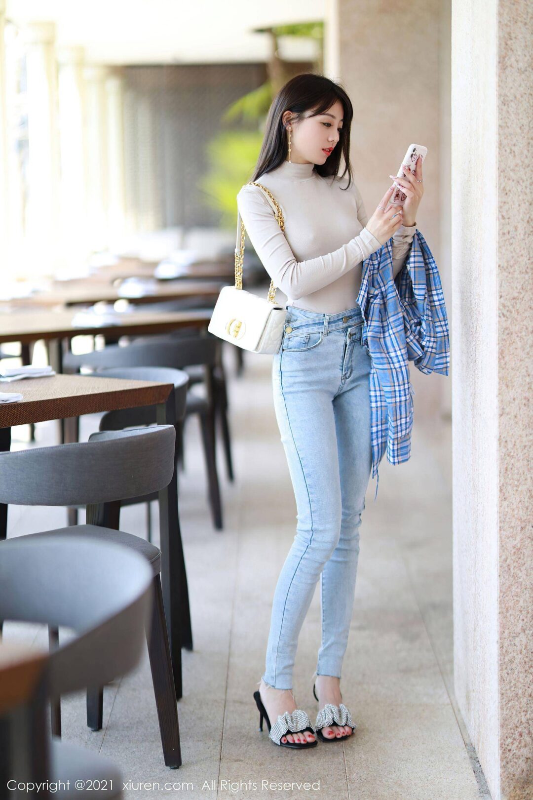 61hmz