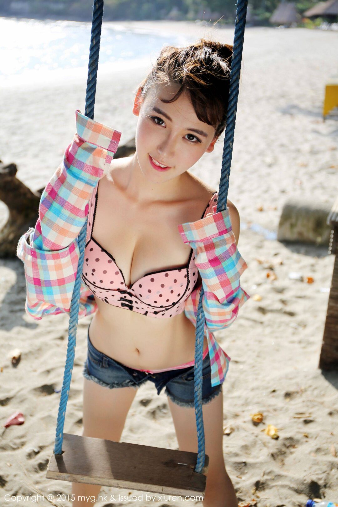 熊吖BOBO《海滩牛仔热裤+比基尼》 [美媛馆MyGirl] Vol.158Xiuren秀人写真高清美女套图写真下载-看套图看套图