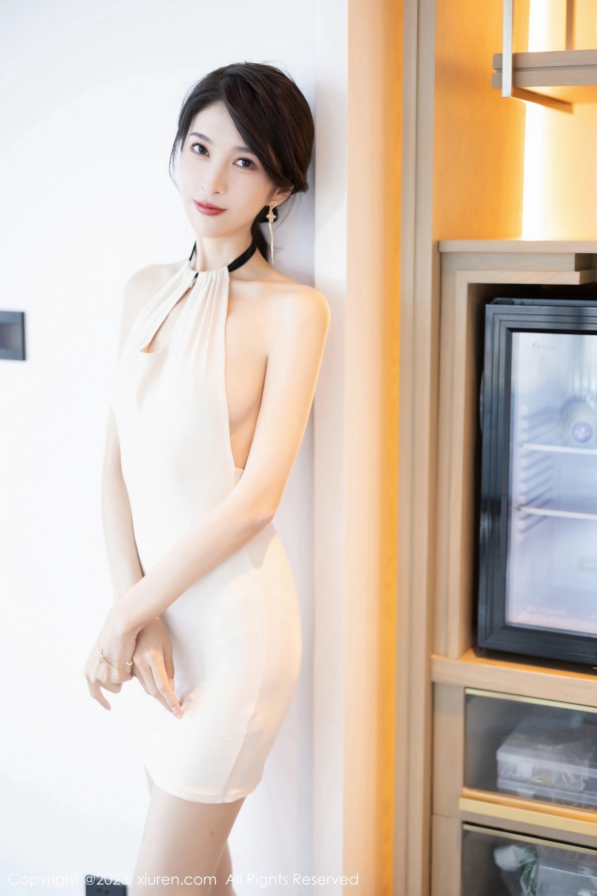 XiuRen第6631期_模特林乐一性感米色连身短裙配原色丝袜秀曼妙身姿迷人写真83P-最新发布论坛-免费套图-看套图