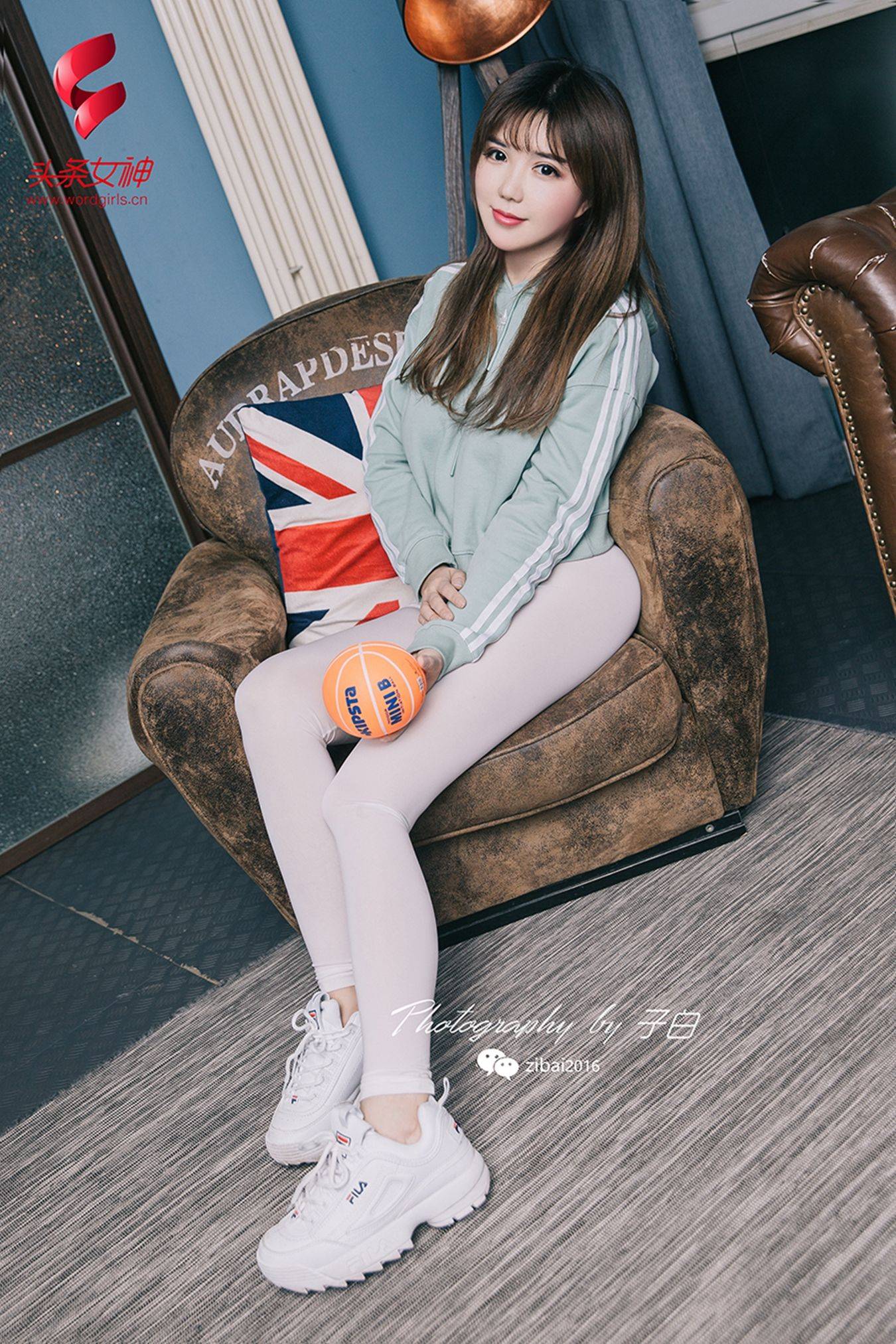 [头条女神TouTiao] 美伊 贤惠美少女Xiuren秀人写真高清美女套图写真下载-看套图看套图