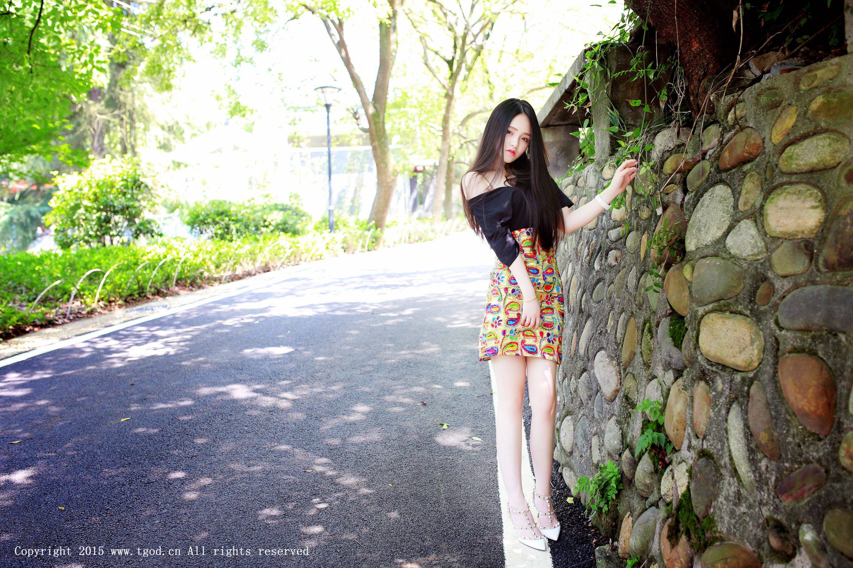 佩佩Cassie《性感妩媚小野兽》 [TGOD推女神]Xiuren秀人写真高清美女套图写真下载-看套图看套图