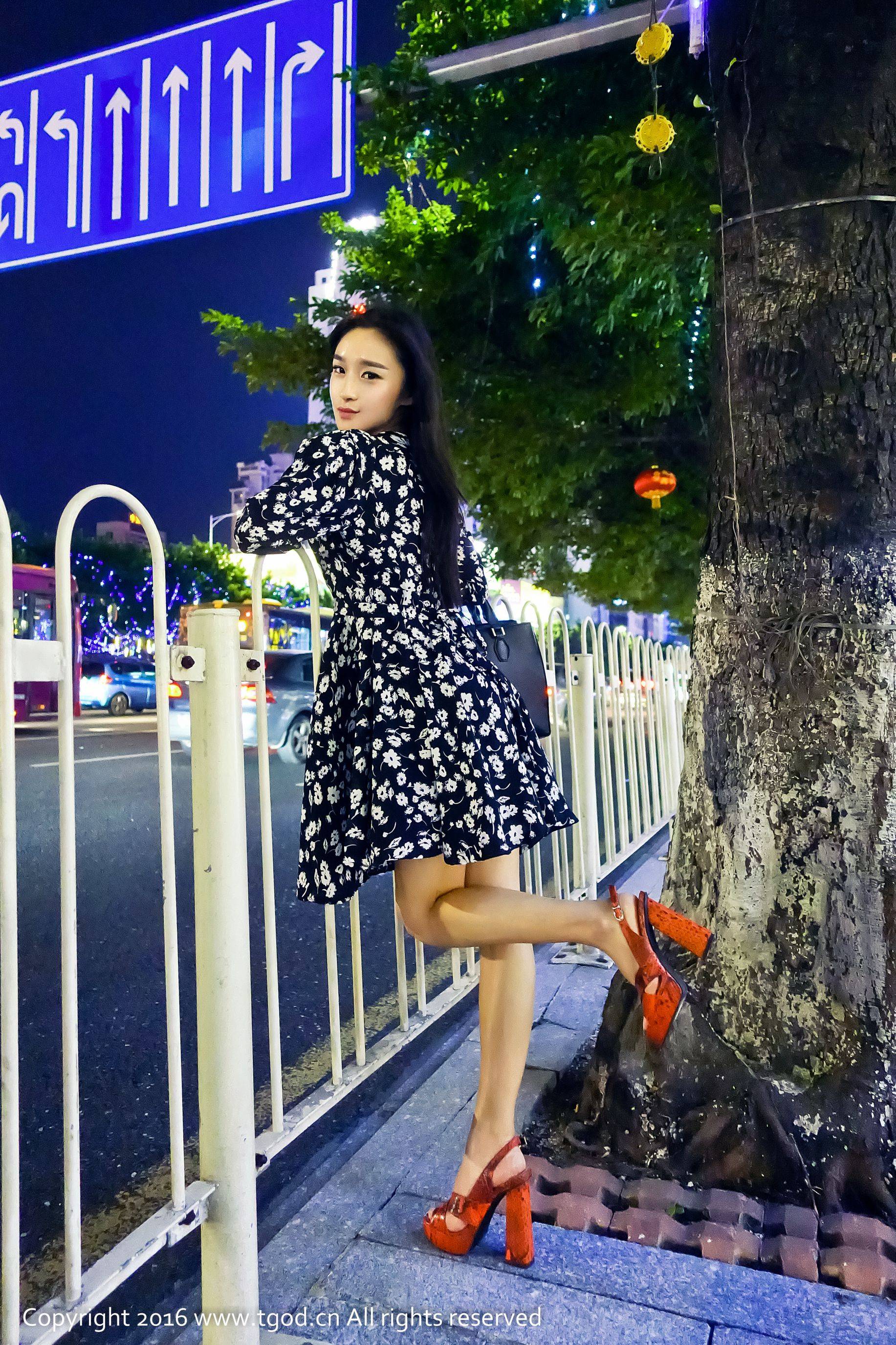 绮梦Cherish《街拍+女仆+浴室湿身》 [推女神/御女郎]Xiuren秀人写真高清美女套图写真下载-看套图看套图