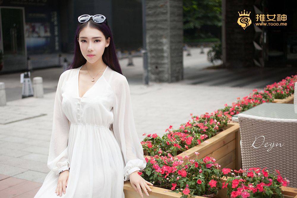 梦娜Vanessa《仙入凡尘 欲仙欲死》 [TGOD推女神]Xiuren秀人写真高清美女套图写真下载-看套图看套图