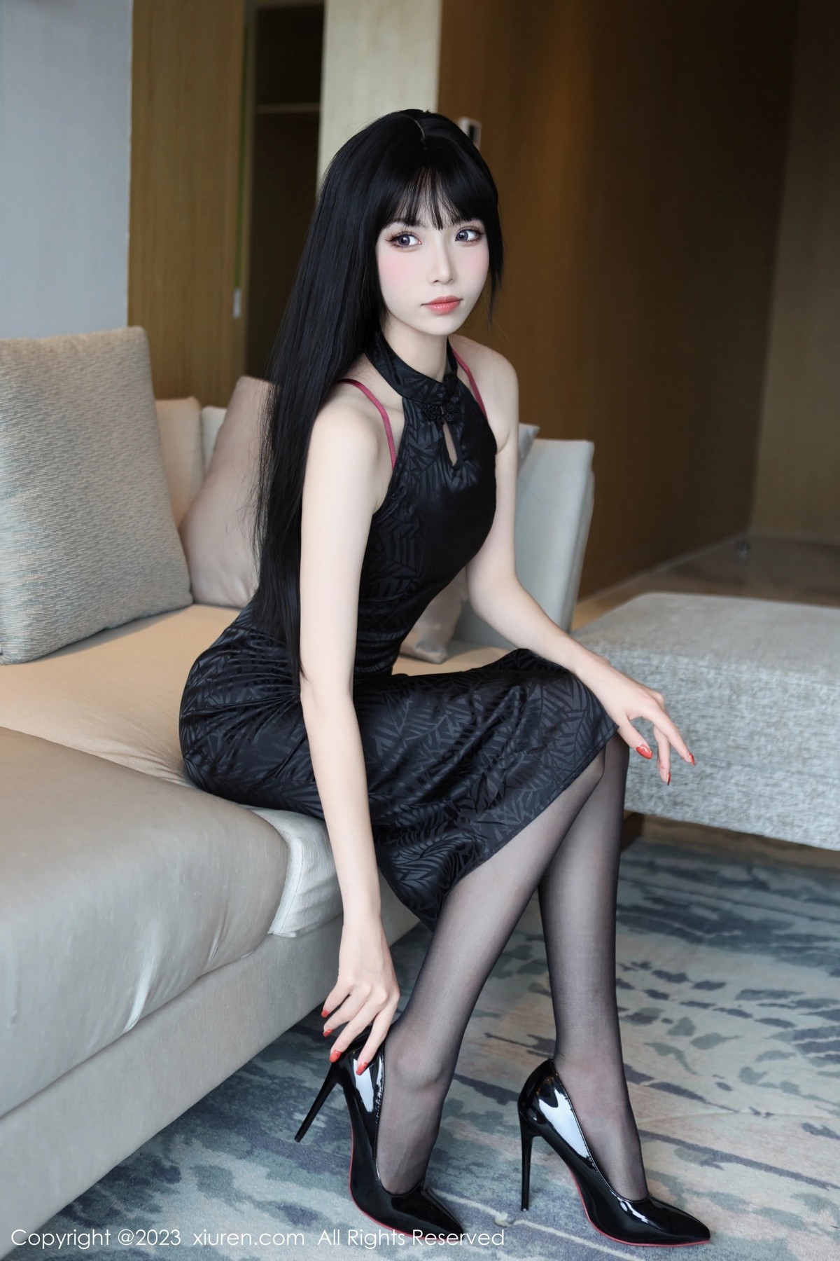 XiuRen第6666期_模特江七七脱深色旗袍露性感暗红蕾丝内衣配开档黑丝诱惑写真86P-最新发布论坛-免费套图-看套图