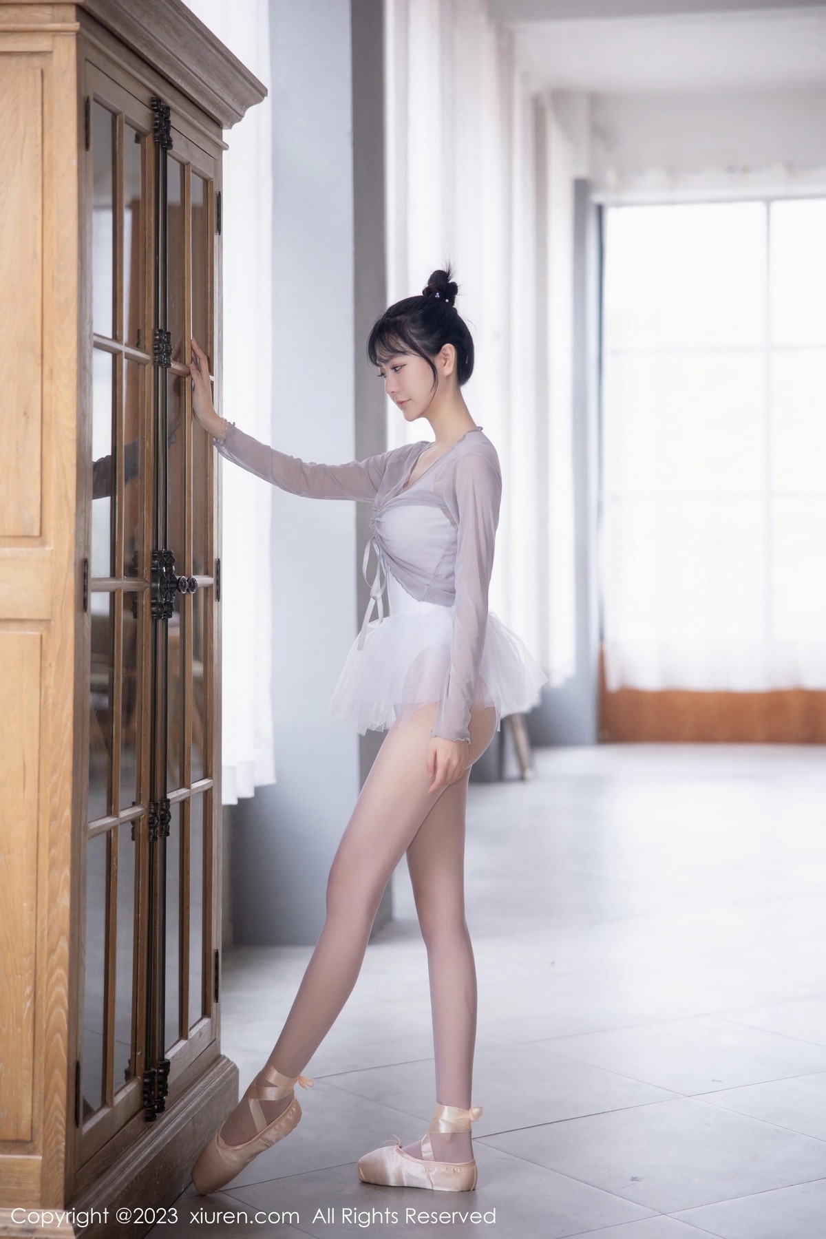 图片[3]Xiuren秀人写真高清美女套图写真下载-看套图XiuRen第6592期_模特谢小蒽性感淡灰色芭蕾舞裙配白色丝袜秀曼妙身姿诱惑写真91PXiuren秀人写真高清美女套图写真下载-看套图推荐论坛Xiuren秀人写真高清美女套图写真下载-看套图免费套图Xiuren秀人写真高清美女套图写真下载-看套图看套图