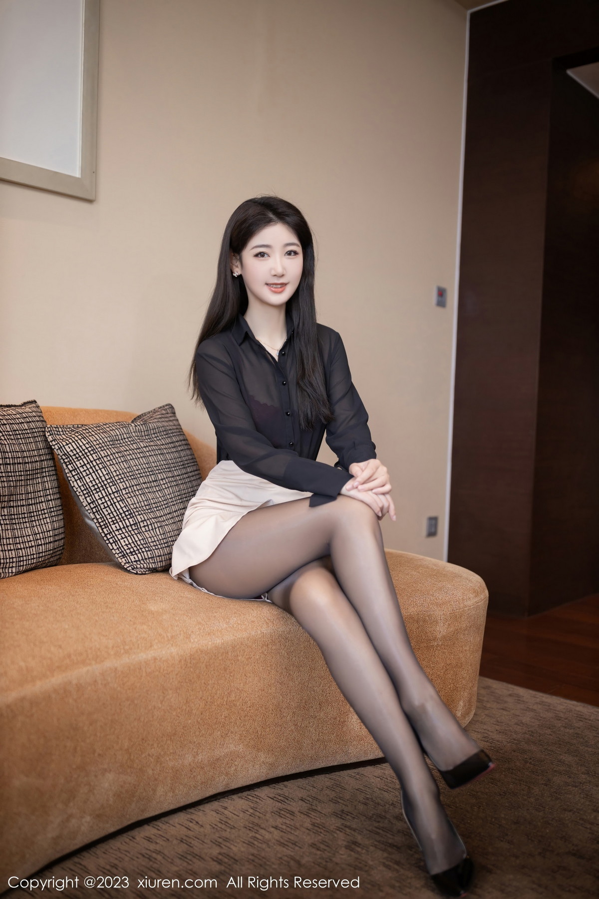 XiuRen第6223期_模特唐安琪同事角色脱OL装露红色蕾丝内衣配开档黑丝诱惑写真81P-看套图