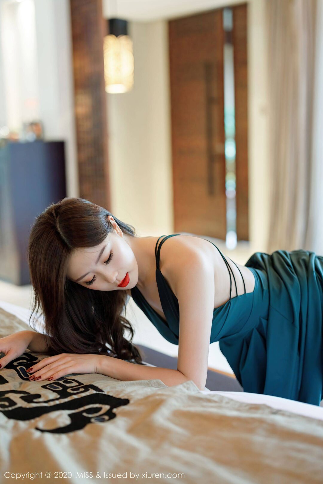[爱蜜社IMiss] Vol.530 杨紫嫣CynthiaXiuren秀人写真高清美女套图写真下载-看套图看套图