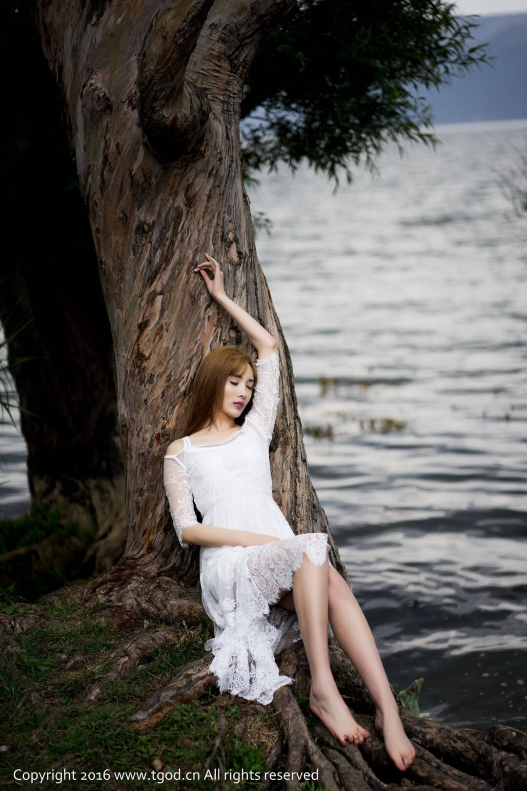 土肥圆矮《大理旅拍》大胆外拍 [推女神/尤蜜荟]Xiuren秀人写真高清美女套图写真下载-看套图看套图