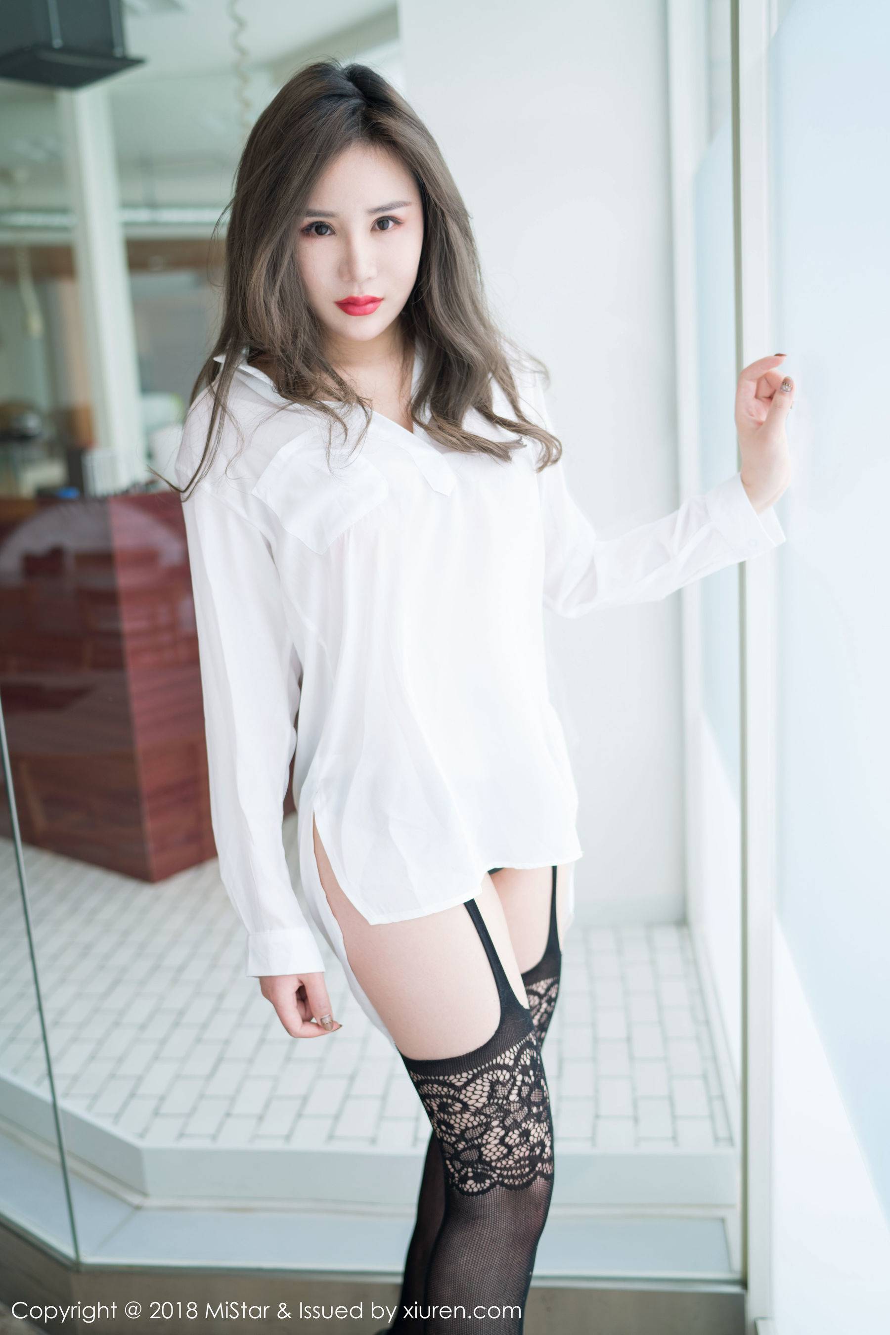 小奶昔Kyra《白衬衫黑丝吊袜》 [魅妍社MiStar] VOL.228Xiuren秀人写真高清美女套图写真下载-看套图看套图