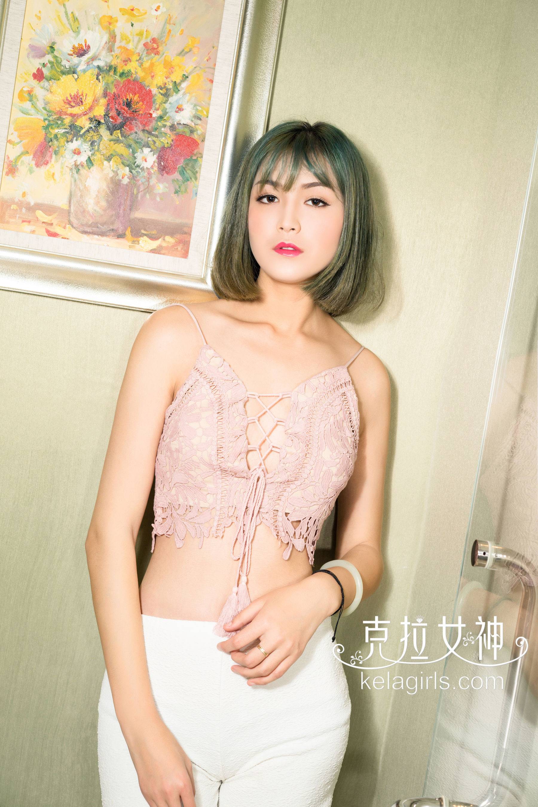 朵哈《那么大长腿》 [克拉女神Kelagirls]Xiuren秀人写真高清美女套图写真下载-看套图看套图