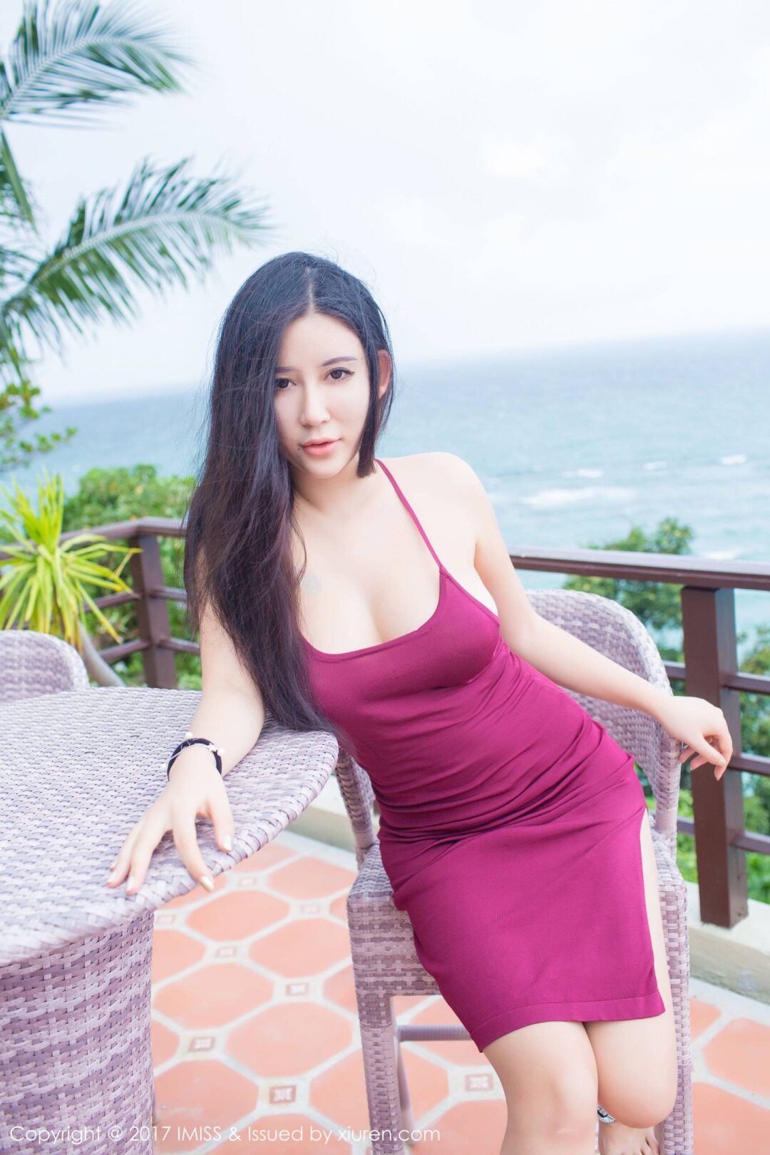 Abby李雅《牛奶滴落、惹火激凸，性感魅惑》 [爱蜜社IMISS] VOL.151Xiuren秀人写真高清美女套图写真下载-看套图看套图