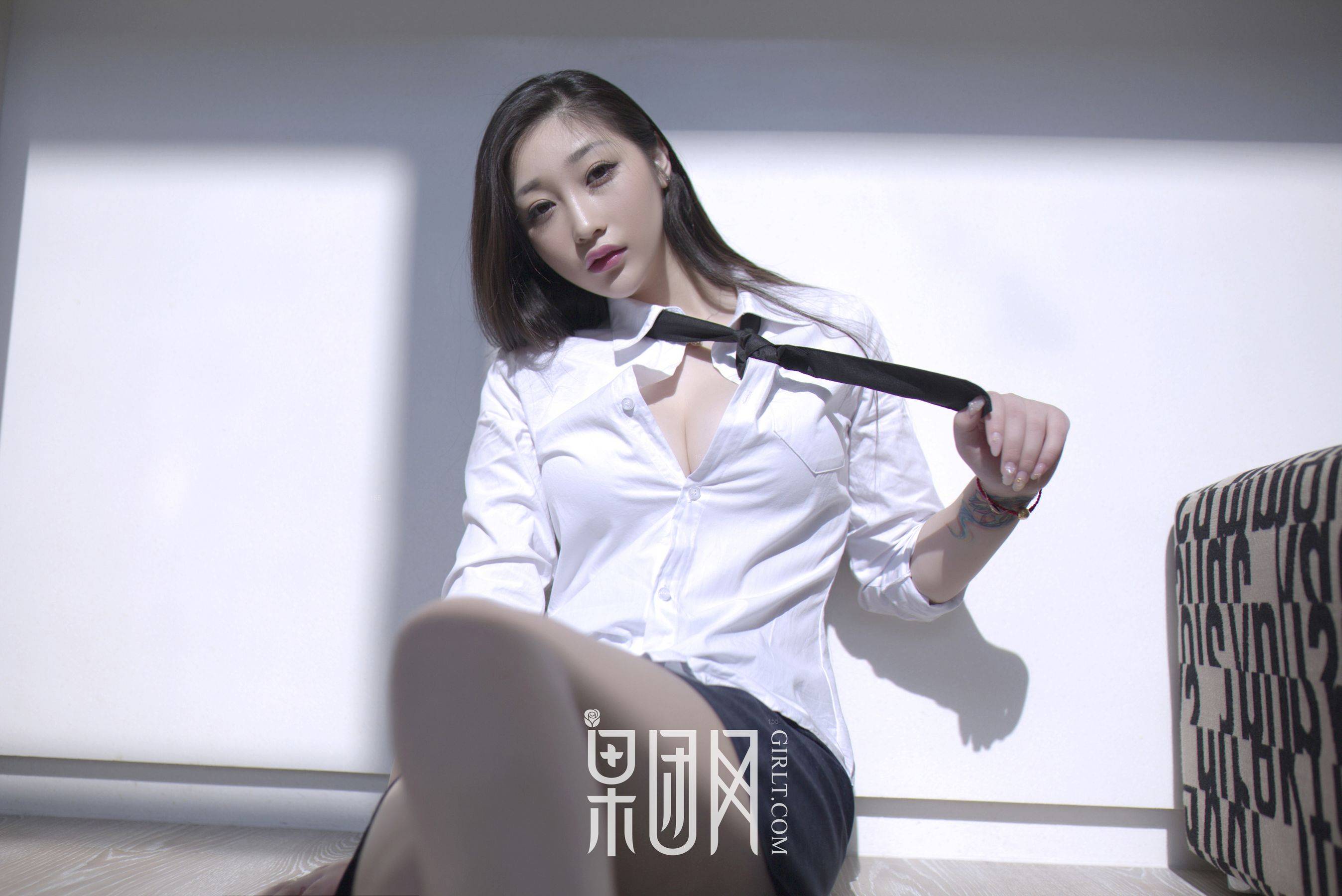 妲己_Toxic《制服诱惑系列之办公室禁忌！》 [果团网Girlt] NO.082Xiuren秀人写真高清美女套图写真下载-看套图看套图