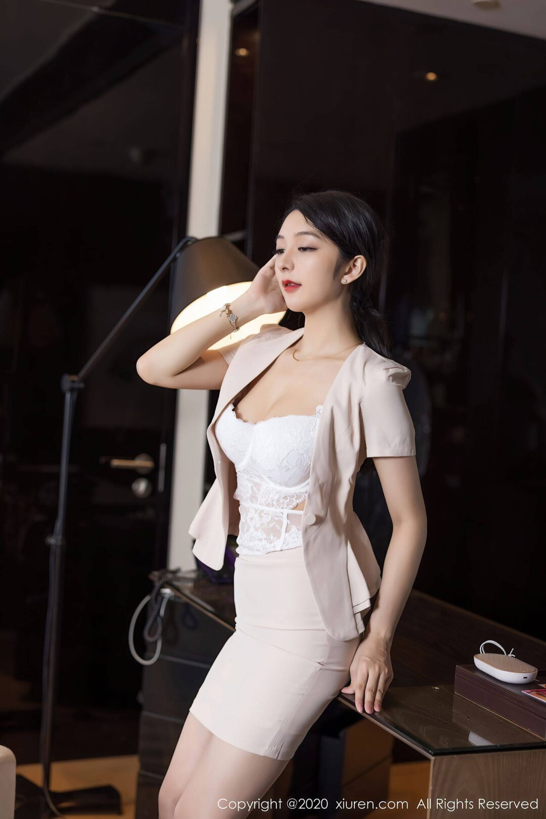 [秀人XiuRen] No.2619 Angela小热巴-看套图