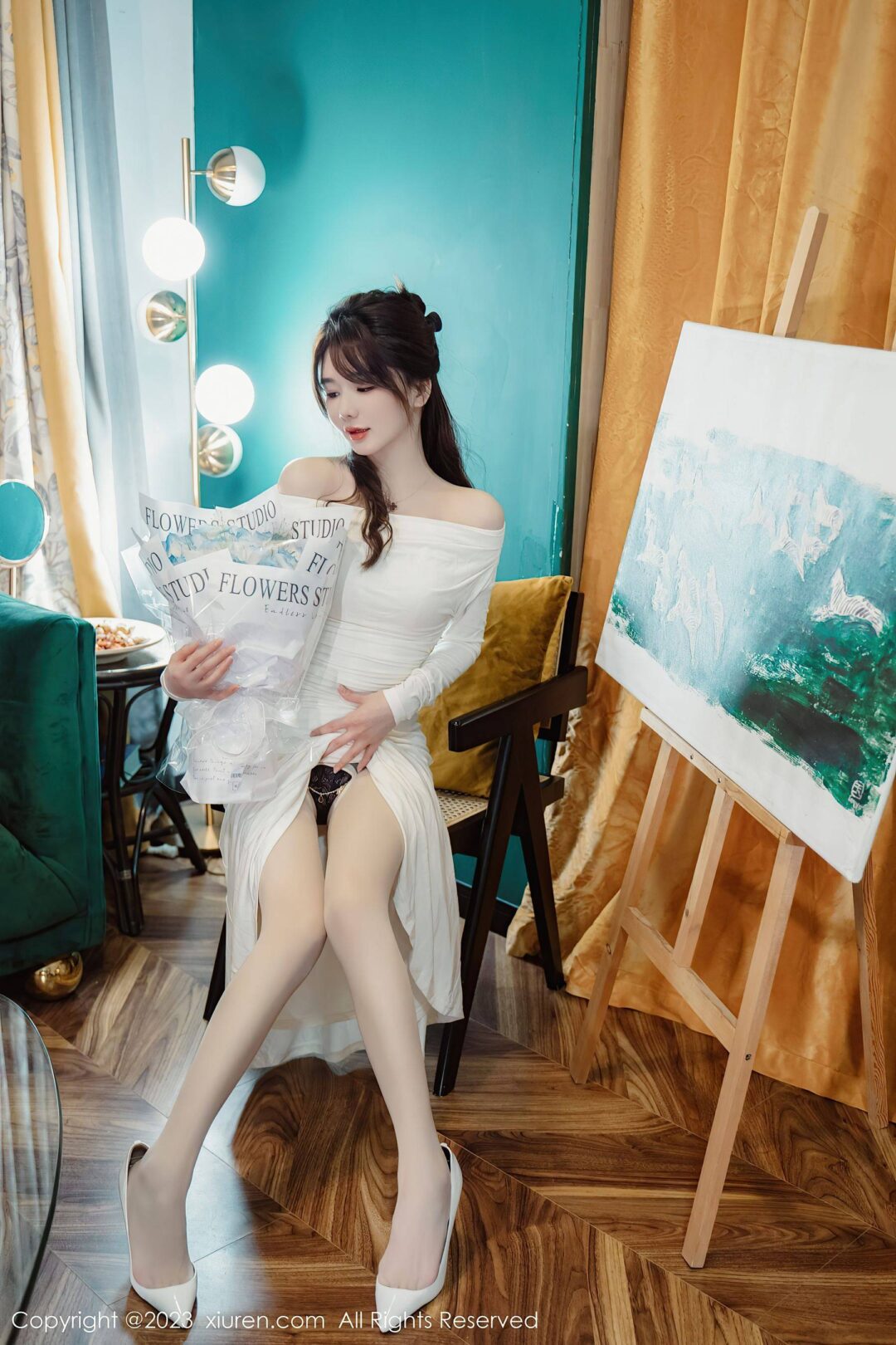 [XiuRen秀人网] No.6182 婠婠么 丝袜美腿-看套图