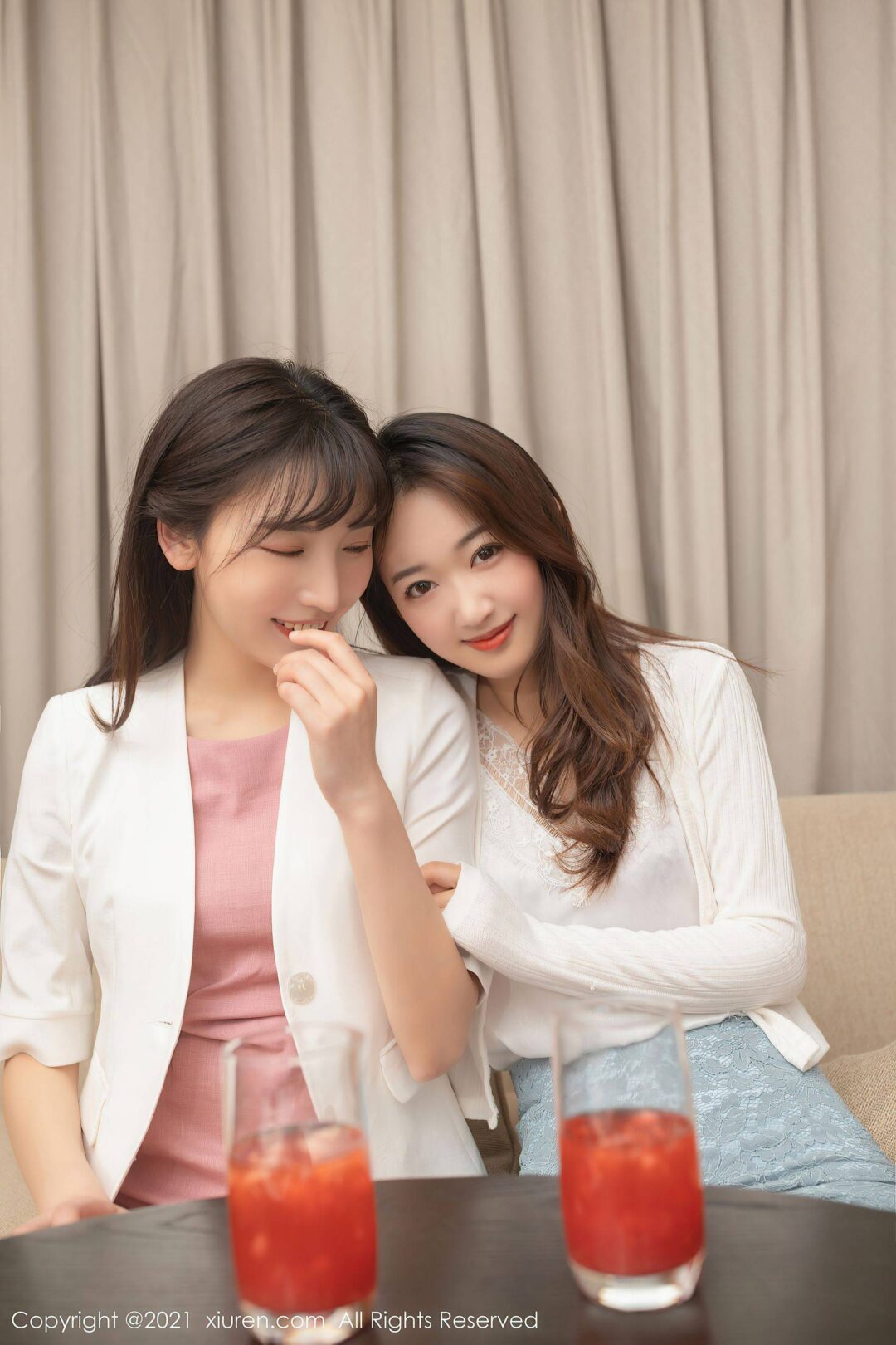[秀人XIUREN] No.3115 唐安琪&@陆萱萱-看套图