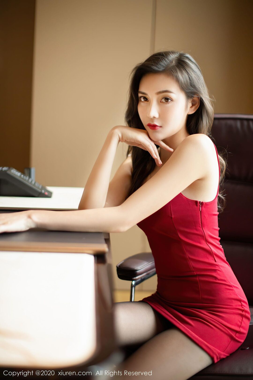 [秀人XIUREN] No.2369 夏玥-看套图
