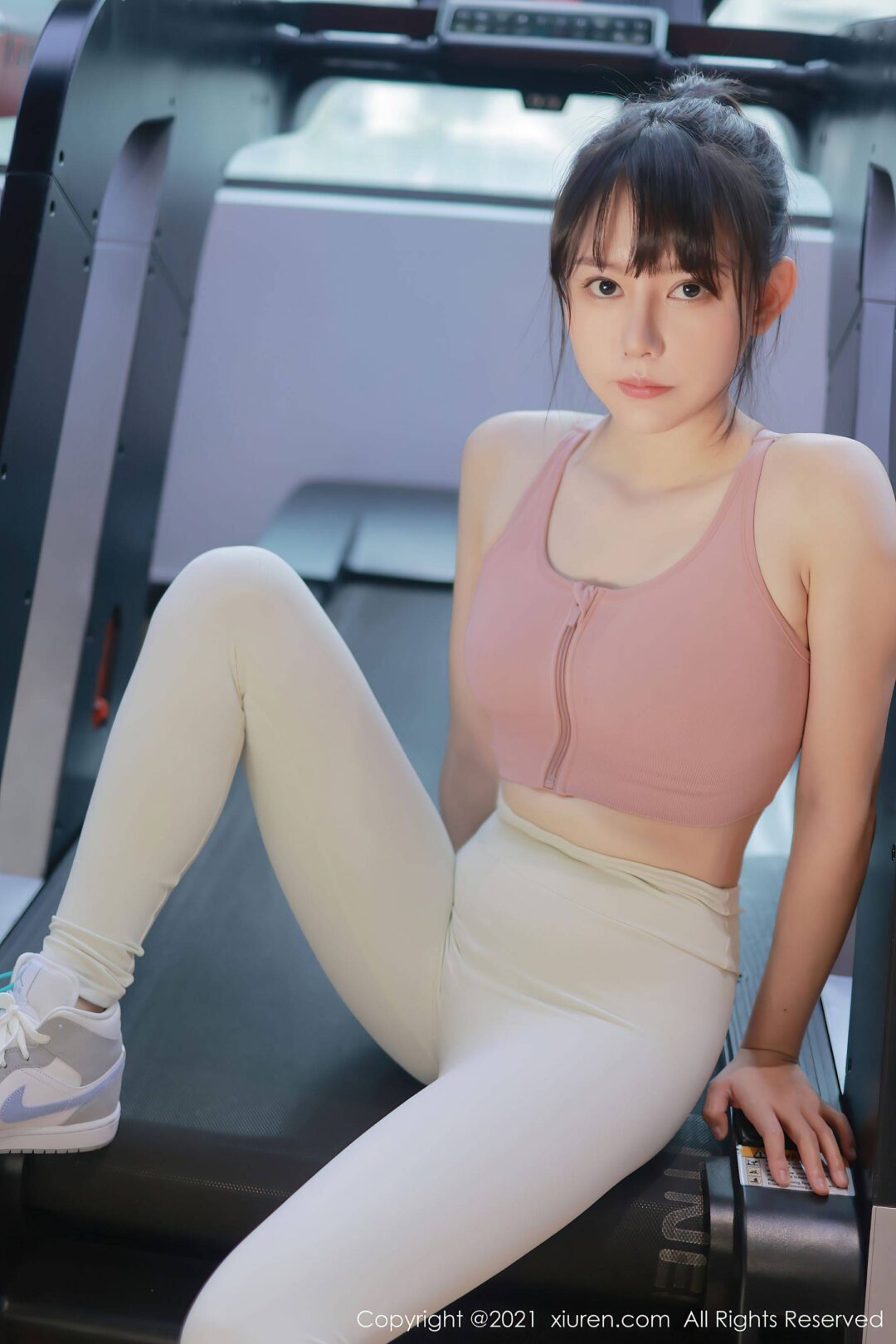 [秀人XiuRen] No.4137 韩希蕾-看套图