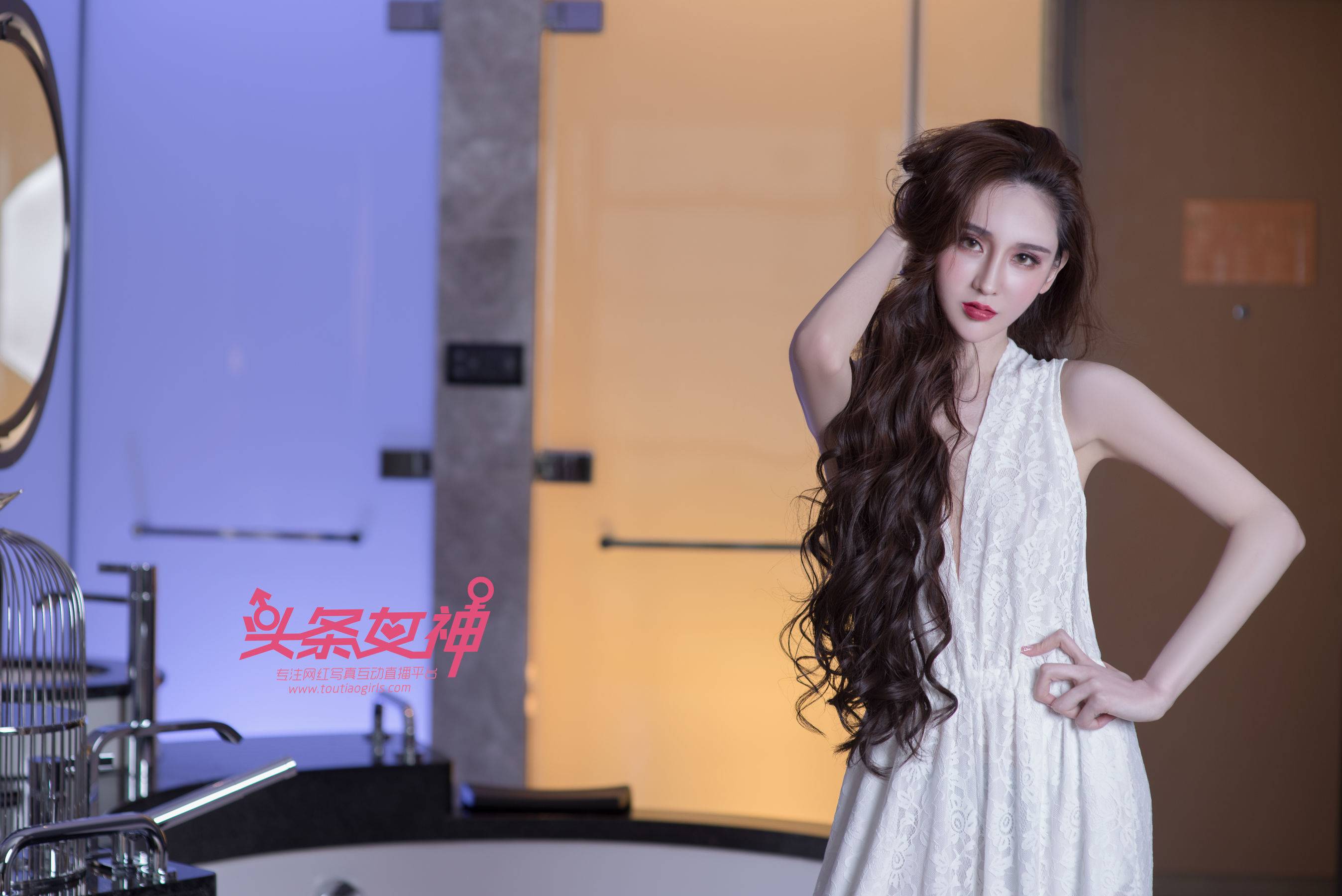 阿依努尔瓦娅《公主驾到》 [头条女神]Xiuren秀人写真高清美女套图写真下载-看套图看套图