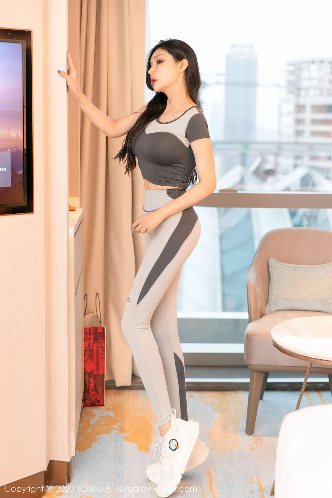 [尤蜜荟YouMi] Vol.554 田冰冰Xiuren秀人写真高清美女套图写真下载-看套图看套图