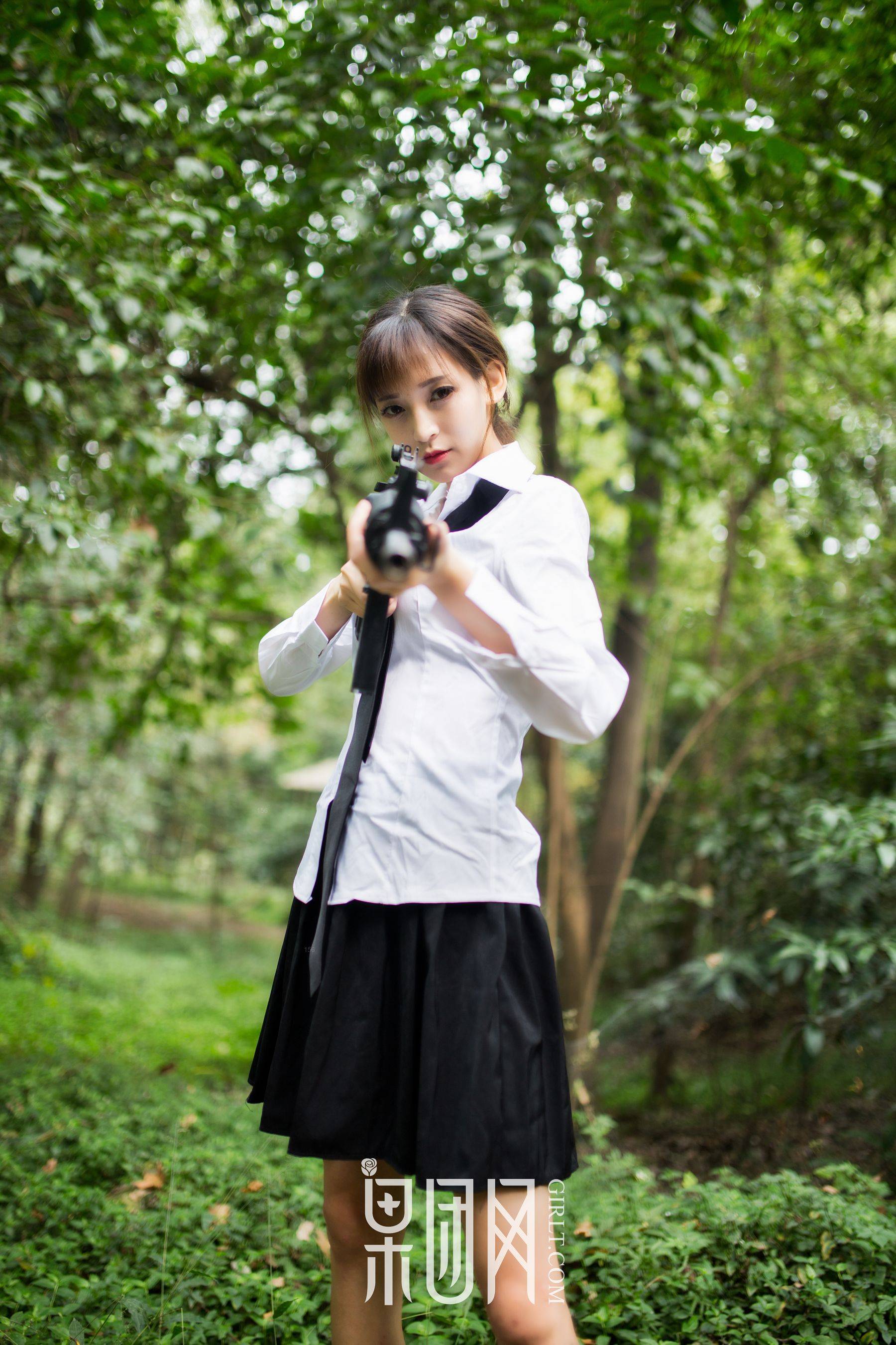 蘑菇《美女野外激战，性感撩人！》 [果团网Girlt] NO.109Xiuren秀人写真高清美女套图写真下载-看套图看套图