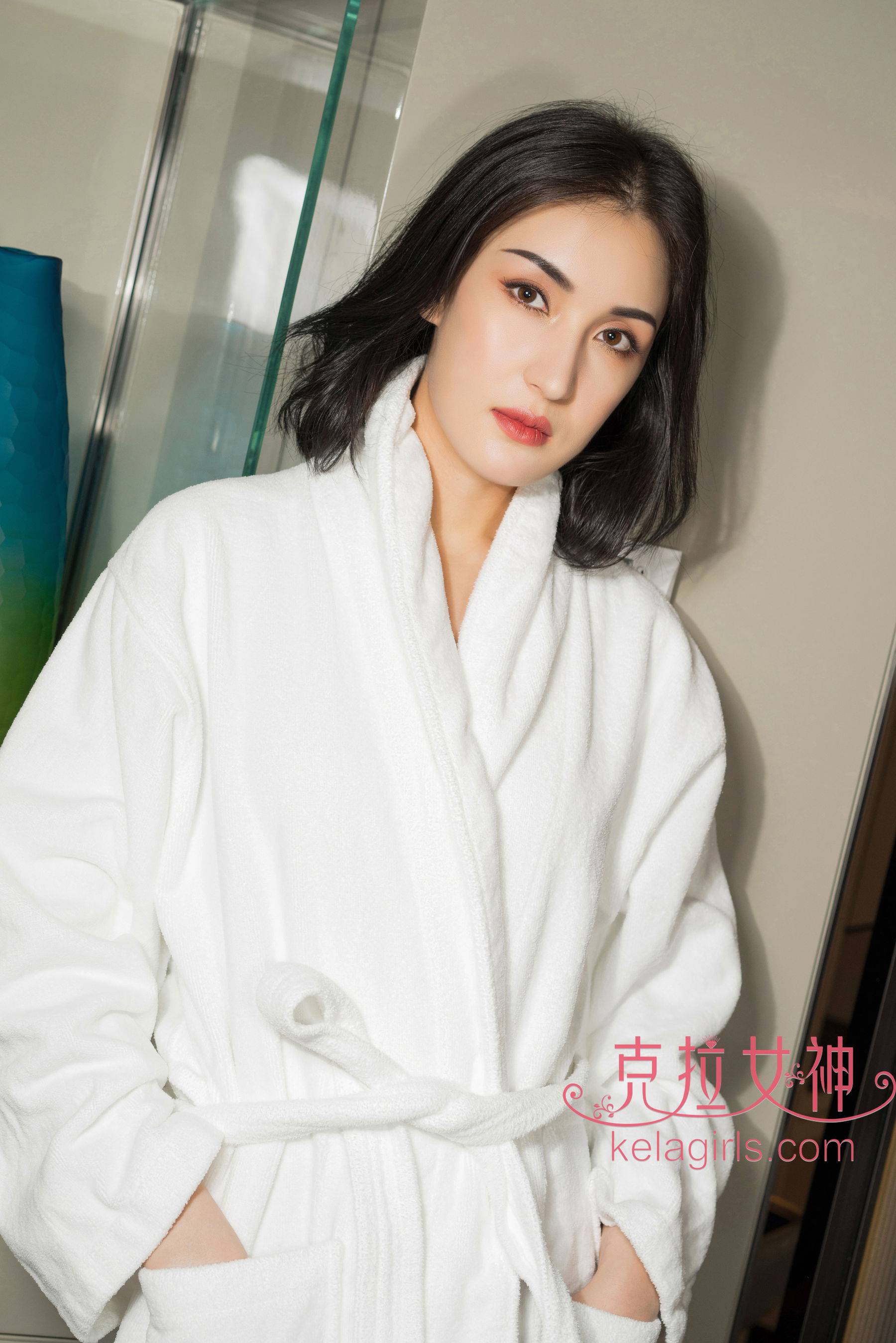瑞莎《眉目传情》 [克拉女神Kelagirls]Xiuren秀人写真高清美女套图写真下载-看套图看套图