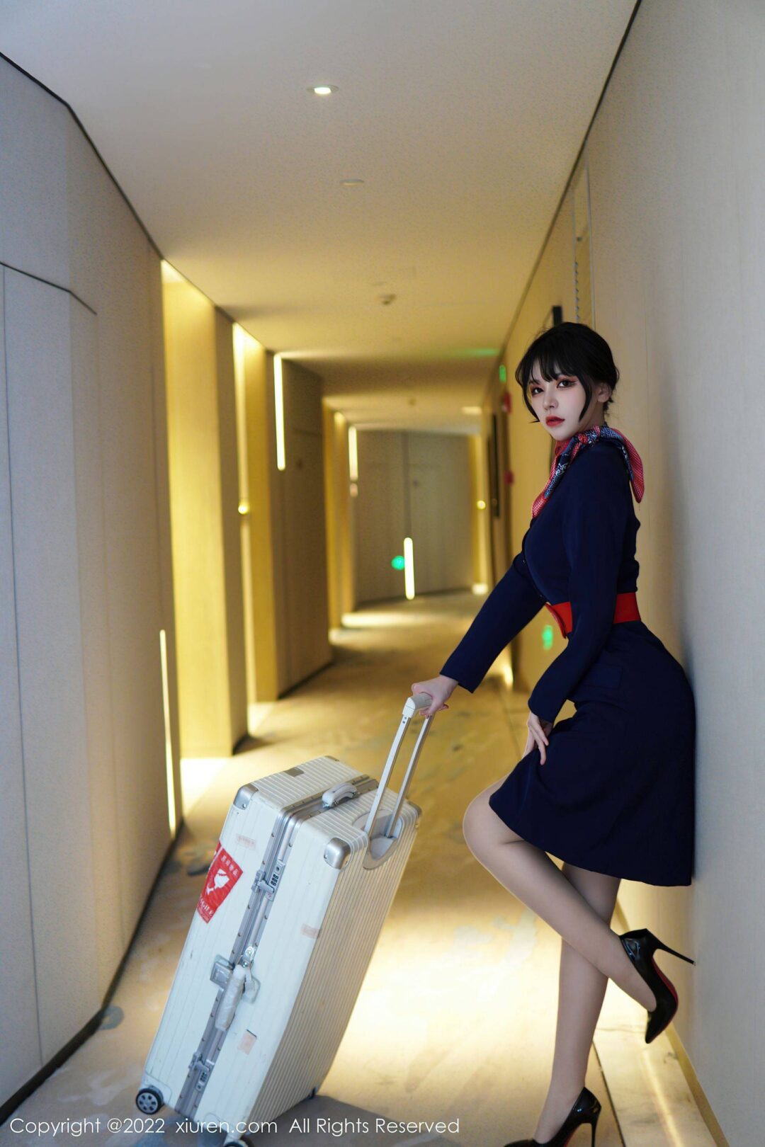 [XiuRen秀人网] No.6048 桃桃子_ 空姐制服-看套图