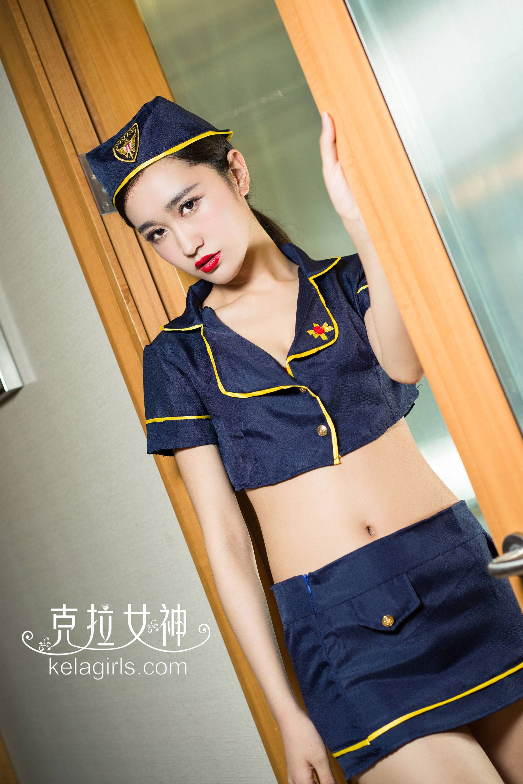 彤萱《空中监狱》 [克拉女神]Xiuren秀人写真高清美女套图写真下载-看套图看套图