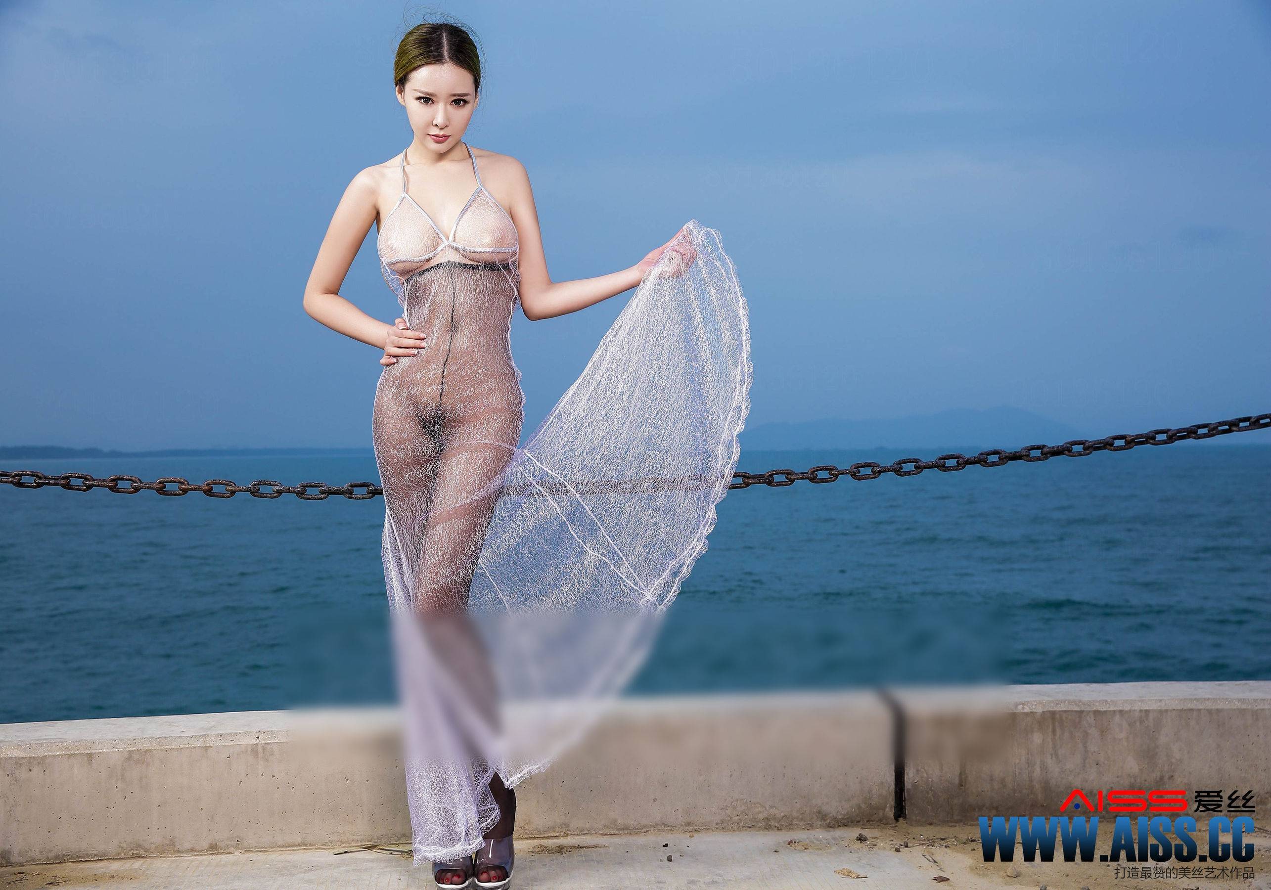 索菲《独自等待》 [AISS爱丝] F5028Xiuren秀人写真高清美女套图写真下载-看套图看套图