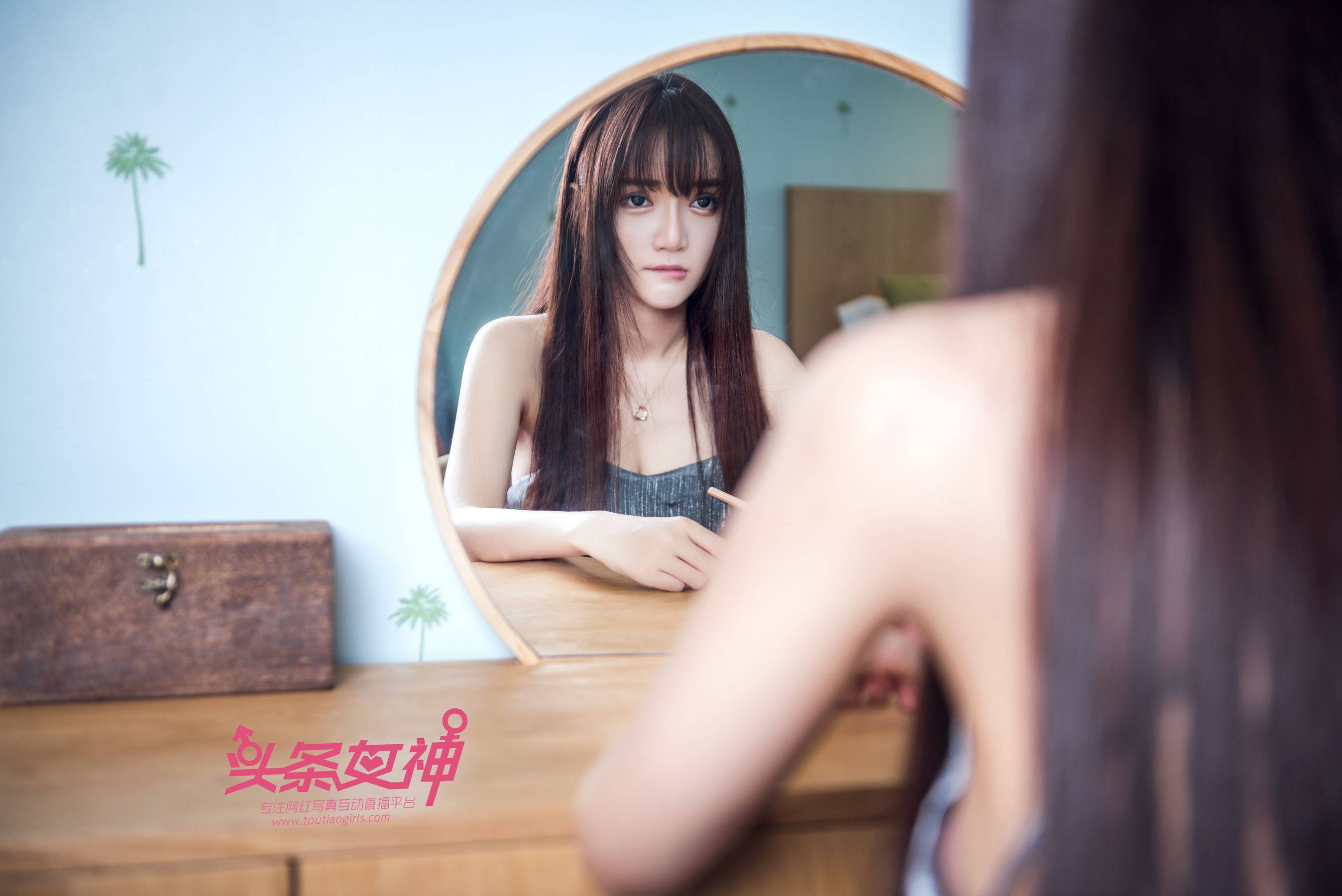 小如镜《水晶舞鞋》 [头条女神]Xiuren秀人写真高清美女套图写真下载-看套图看套图