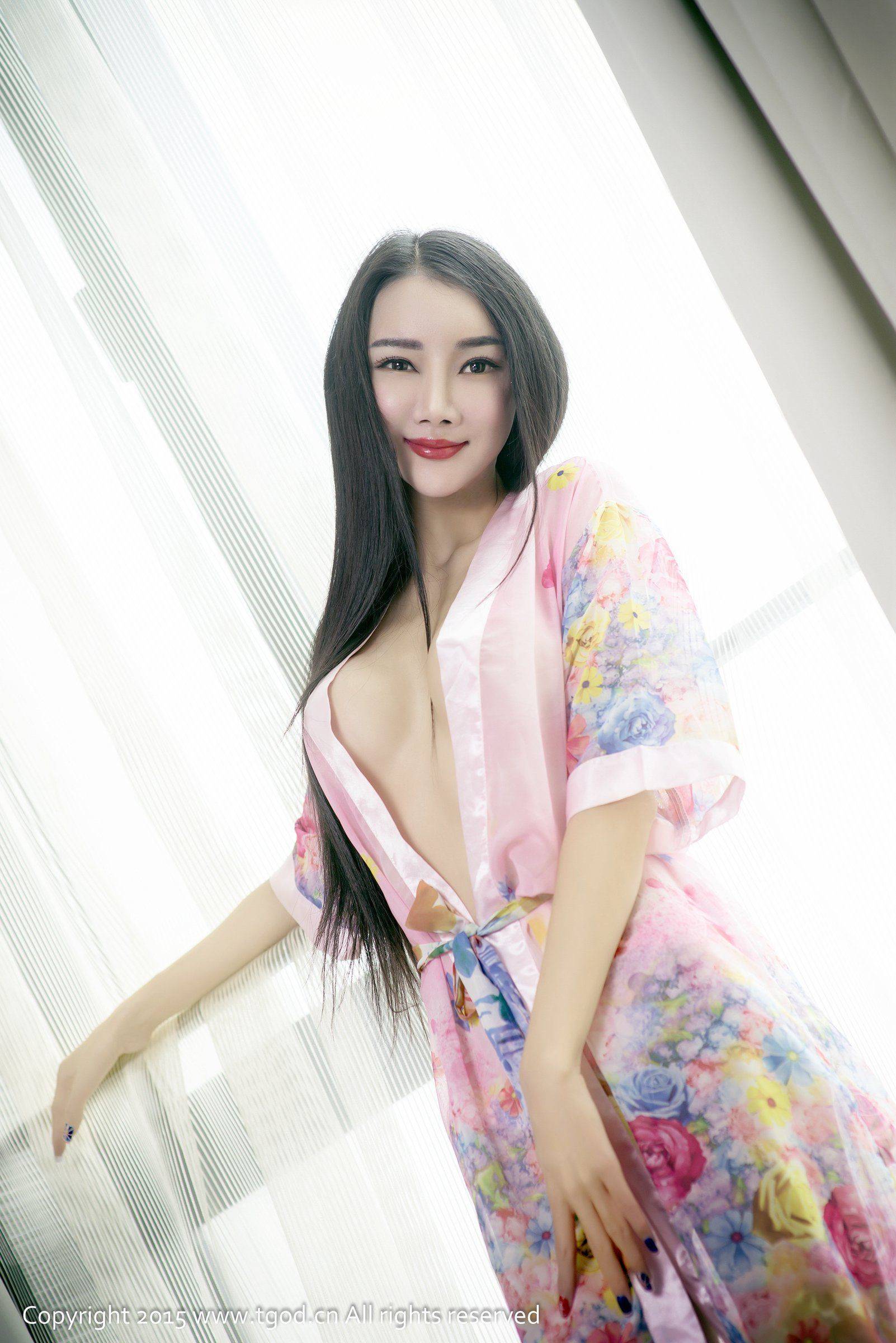 婕西儿《甜美性感 大波来袭》第一辑 [TGOD推女神]Xiuren秀人写真高清美女套图写真下载-看套图看套图