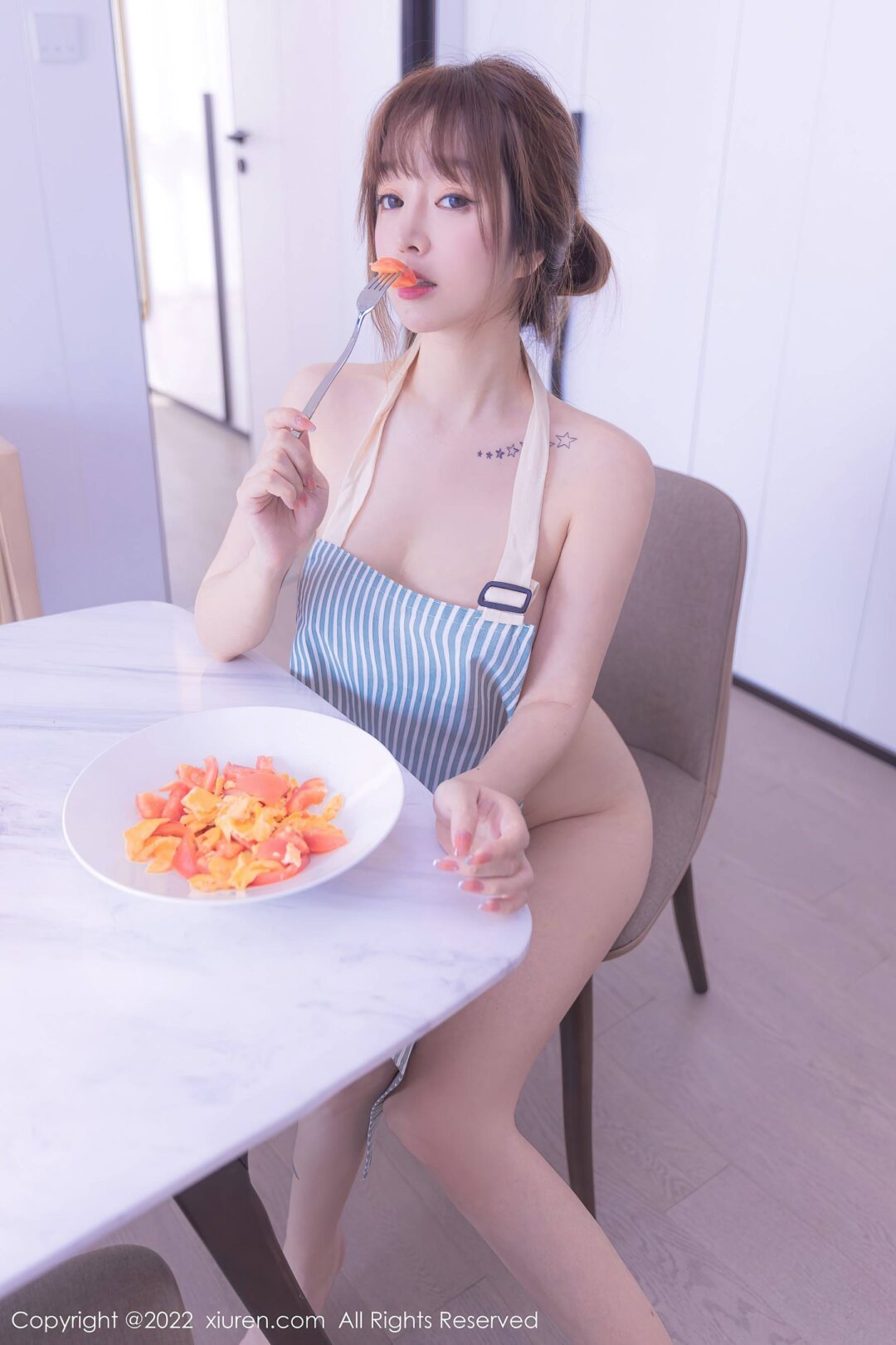 [XiuRen秀人网] No.4706 王雨纯 居家美臀写真-看套图
