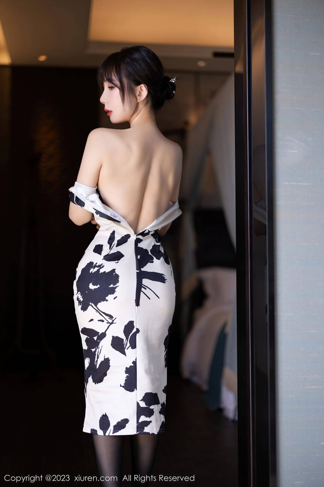 [XiuRen秀人网] No.6241 波巧酱 旗袍美腿-看套图