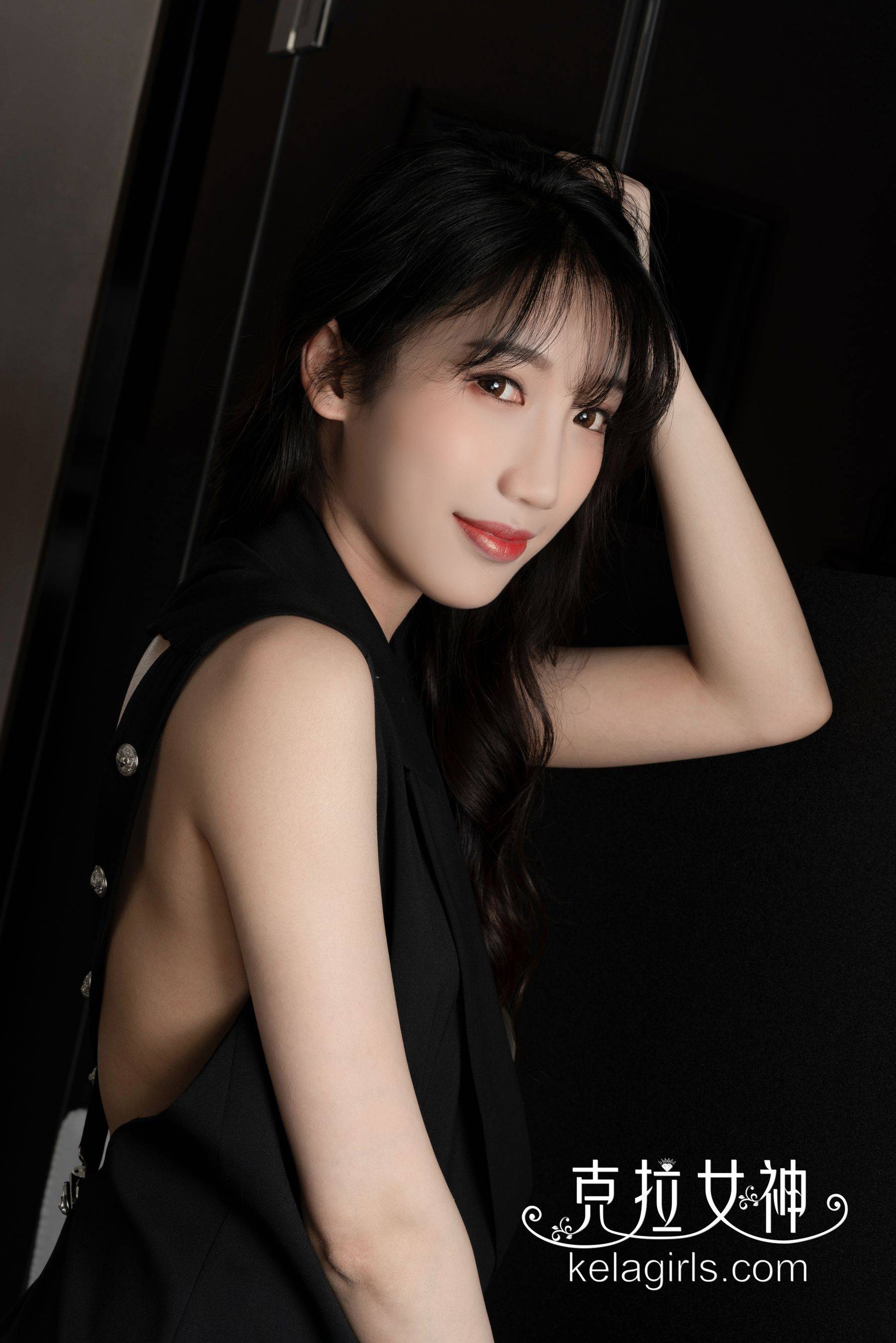 [克拉女神Kelagirls] 佳莹 OL晾脚底Xiuren秀人写真高清美女套图写真下载-看套图看套图