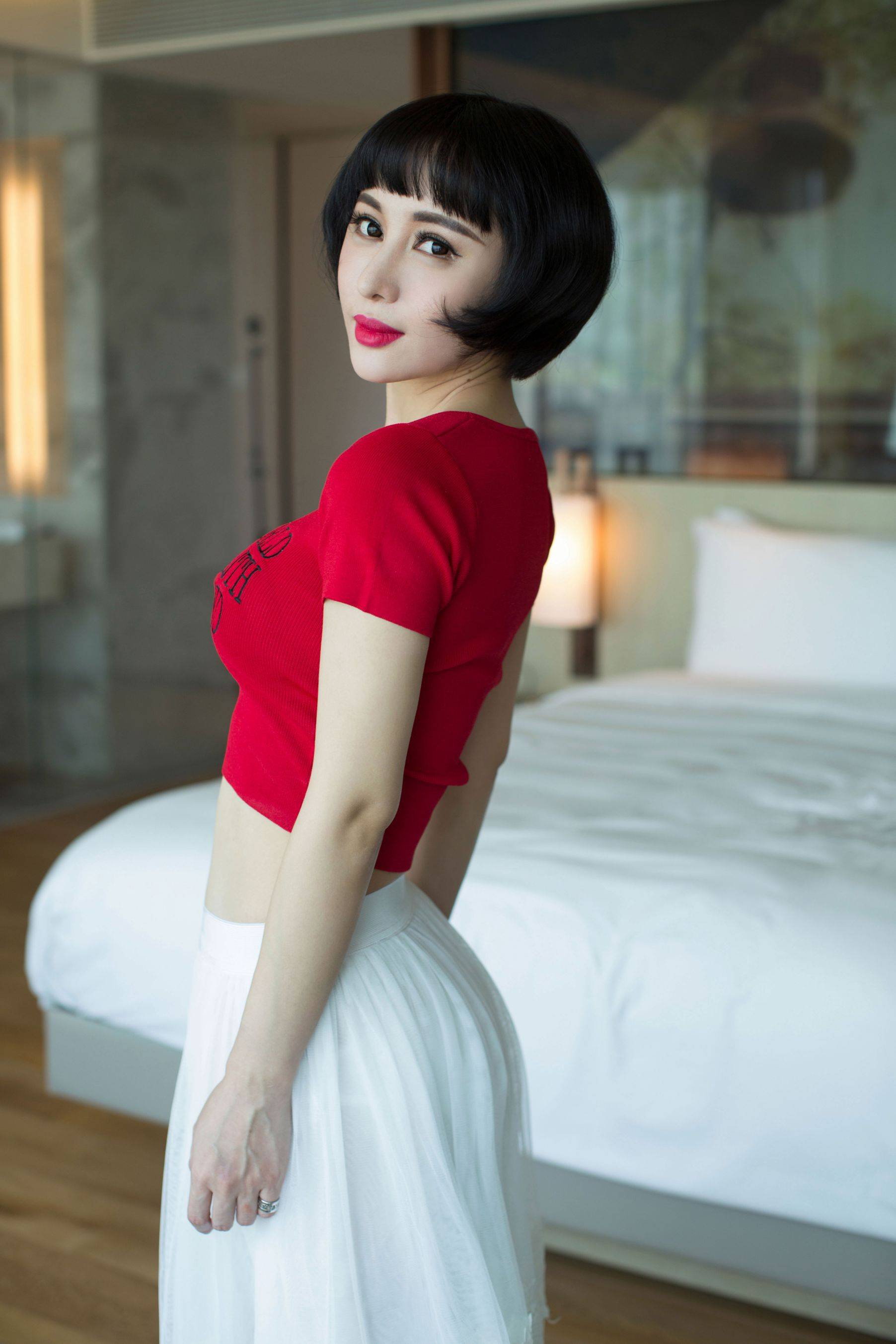 叶籽亿《波涛汹涌 狂野诱惑》 [尤果网Ugirls] U085Xiuren秀人写真高清美女套图写真下载-看套图看套图