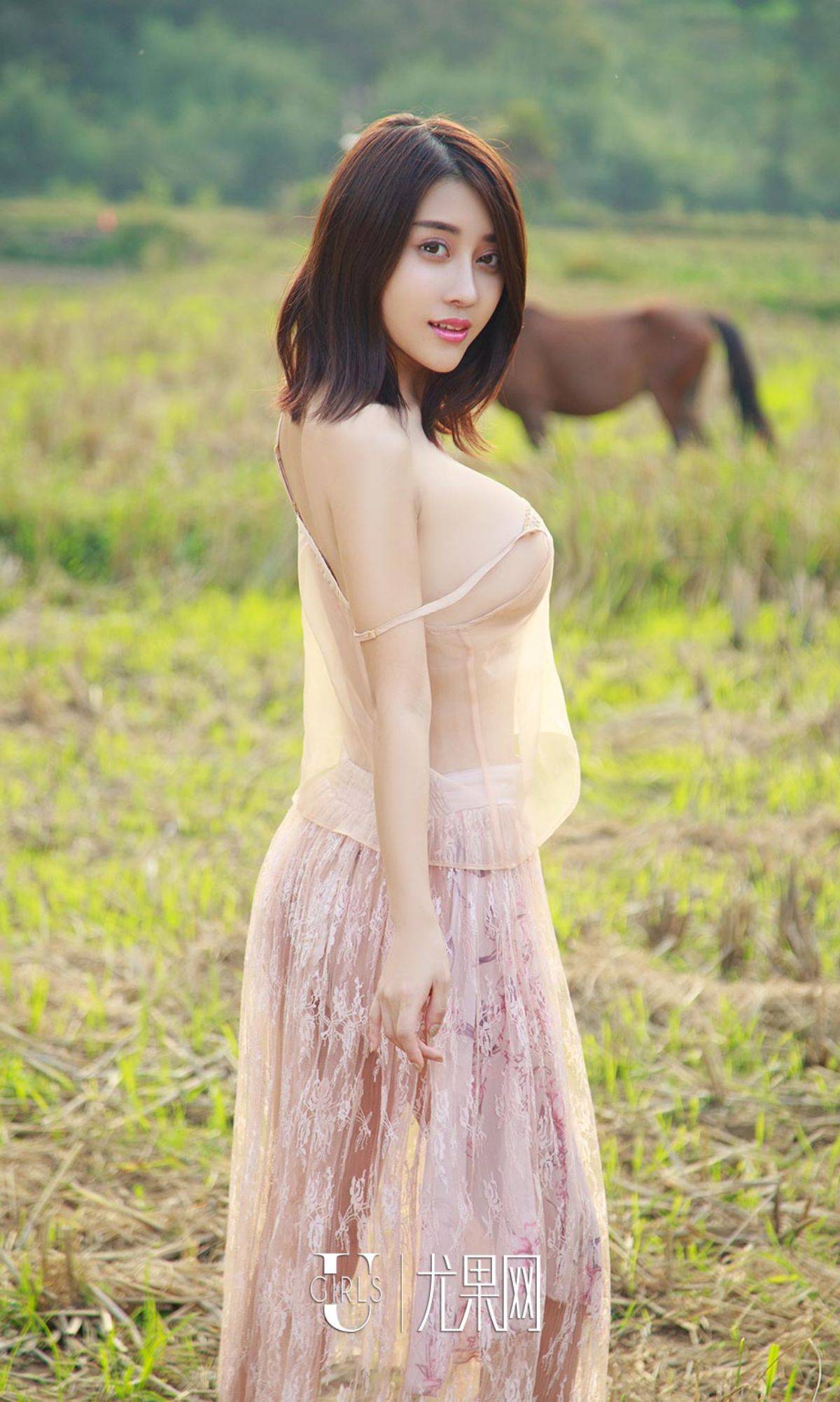 武一瑾萱《风光乍泄》 [尤果圈Ugirls] NO.899-看套图