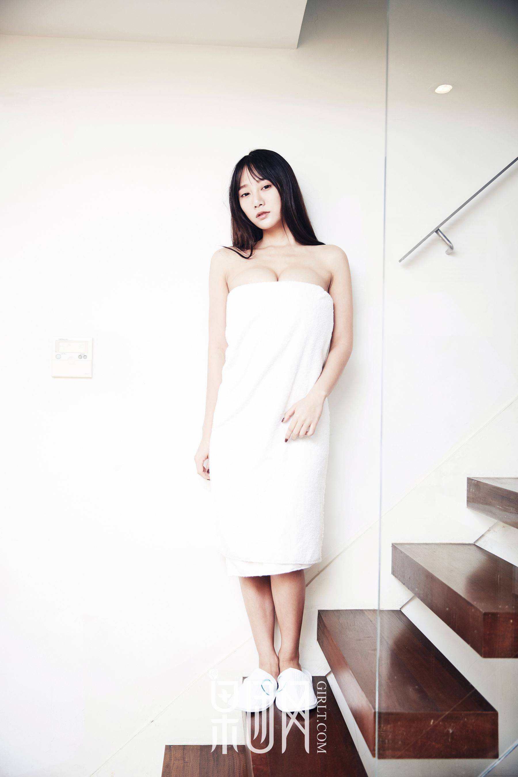 何嘉颖《浴室诱惑》 [果团网Girlt] No.122Xiuren秀人写真高清美女套图写真下载-看套图看套图