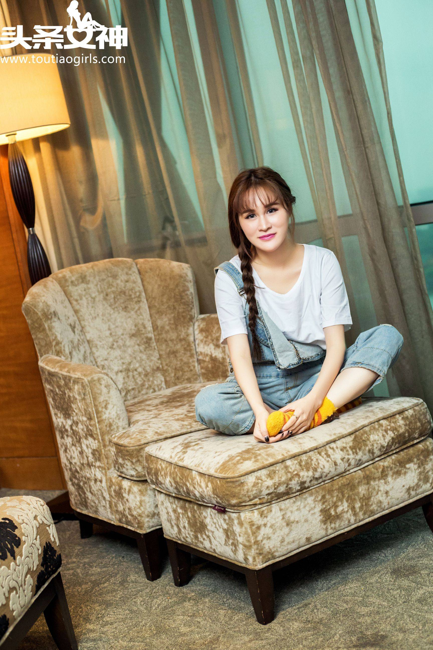 沈晓爱《唱歌的洛玉塔 青春牛仔小萝莉》 [头条女神]Xiuren秀人写真高清美女套图写真下载-看套图看套图