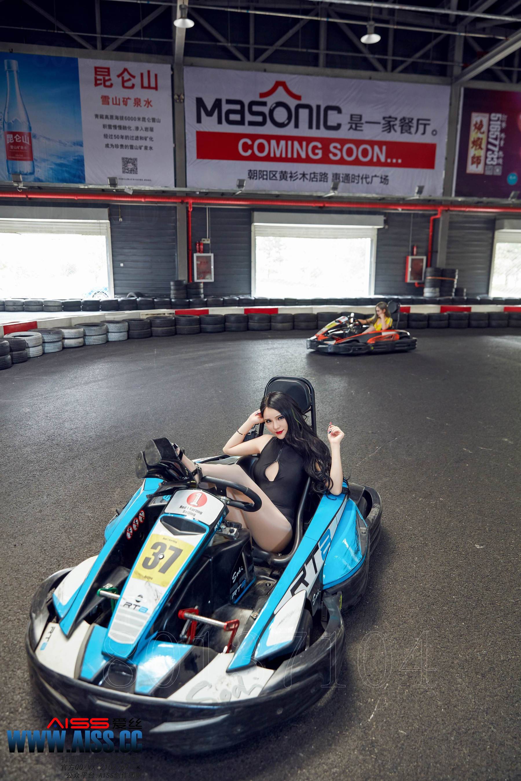陈雅漫/欣杨《热血赛道》 [AISS爱丝] F6031Xiuren秀人写真高清美女套图写真下载-看套图看套图