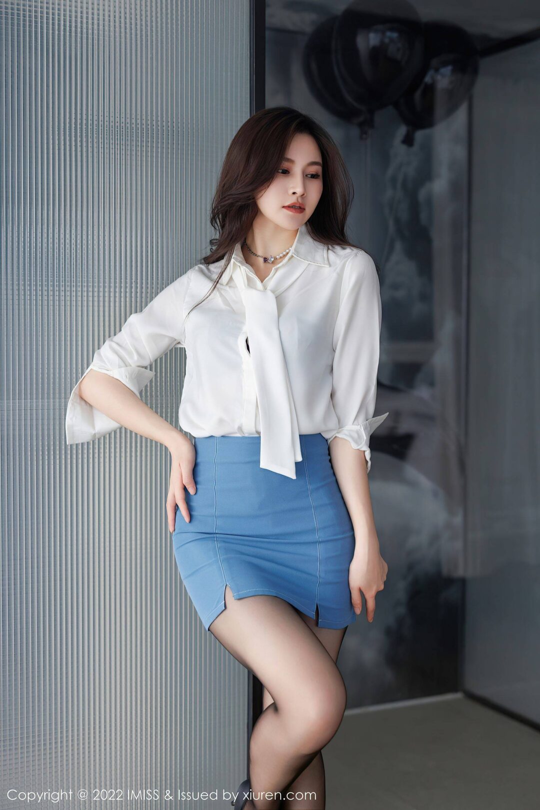 [IMISS爱蜜社] VOL.700 Vanessa 丰腴美腿Xiuren秀人写真高清美女套图写真下载-看套图看套图